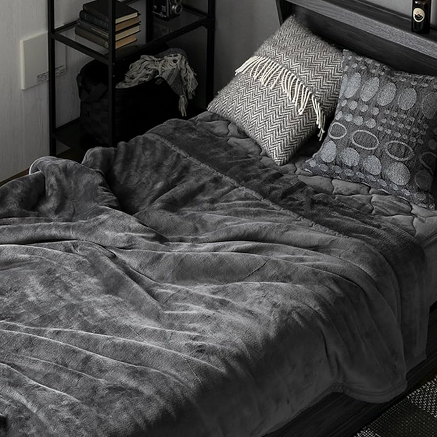 Amazon｜モダンデコ 毛布 セミダブル 冬用 ブランケット 160×200cm 4層