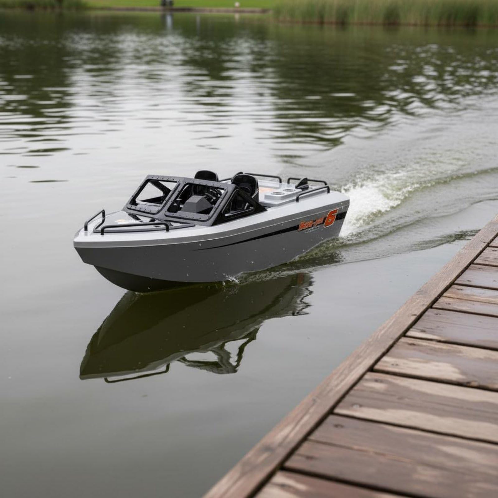 Elektrisches Schnellboot RC Boot Rennboot Ferngesteuertes Boot mit Schneller Richtungsänderung Vorwärts Links Rechts Abgedichtetem Gehäuse Langlebiger, Weiß
