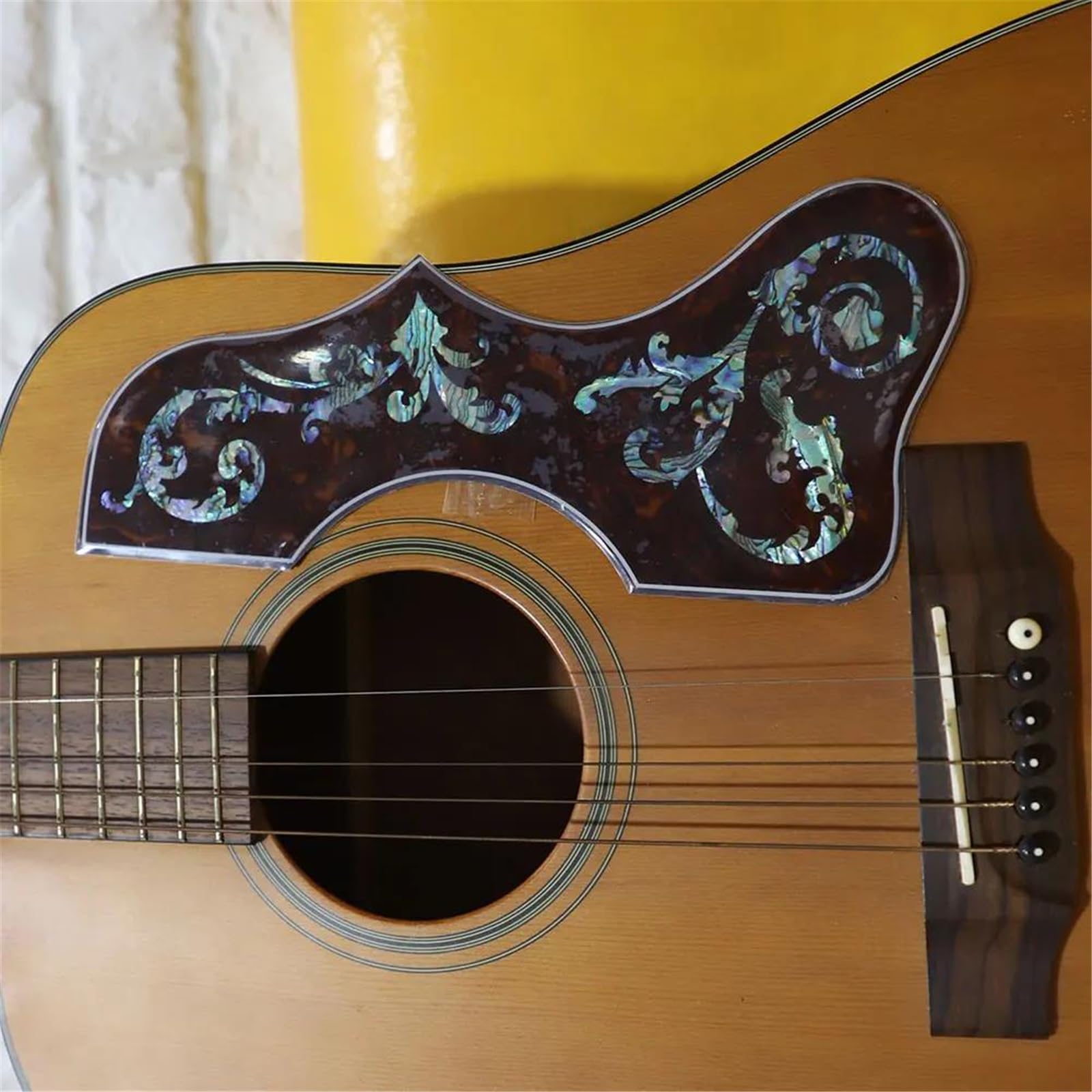 Uniwersalna osłona pickguardu do gitary akustyczne Pickguard do gitary akustycznej materiał celuloidowy dla praworęcznych