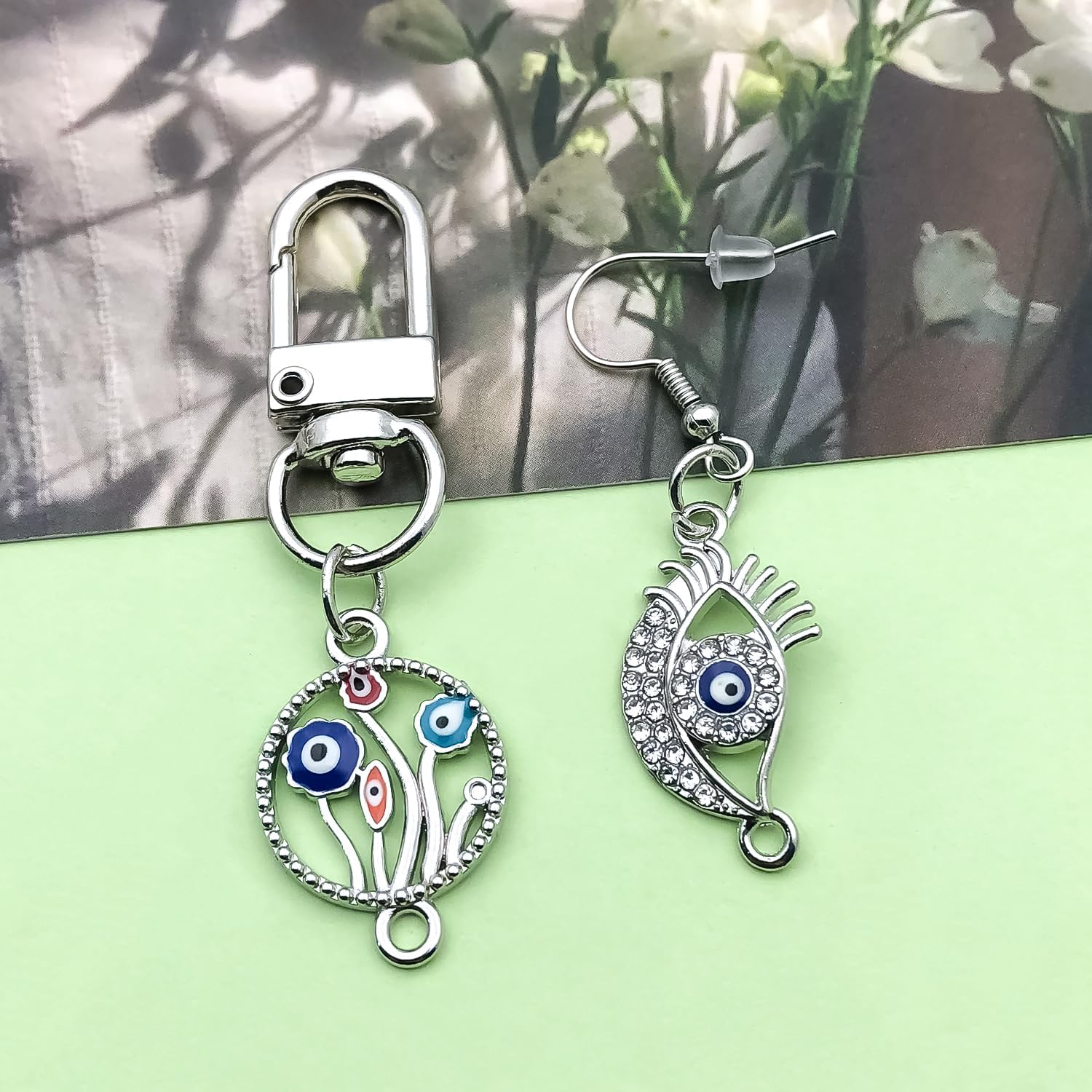 18pcs Silvery Diamond Devil's Eye Set Sunbathing Heart Pattern Wreath Pattern Pendant Jewelry Making DIY Keychain Earrings Pendant Various Design Charms for Jewelry Making Bracelets Necklace (SN372)