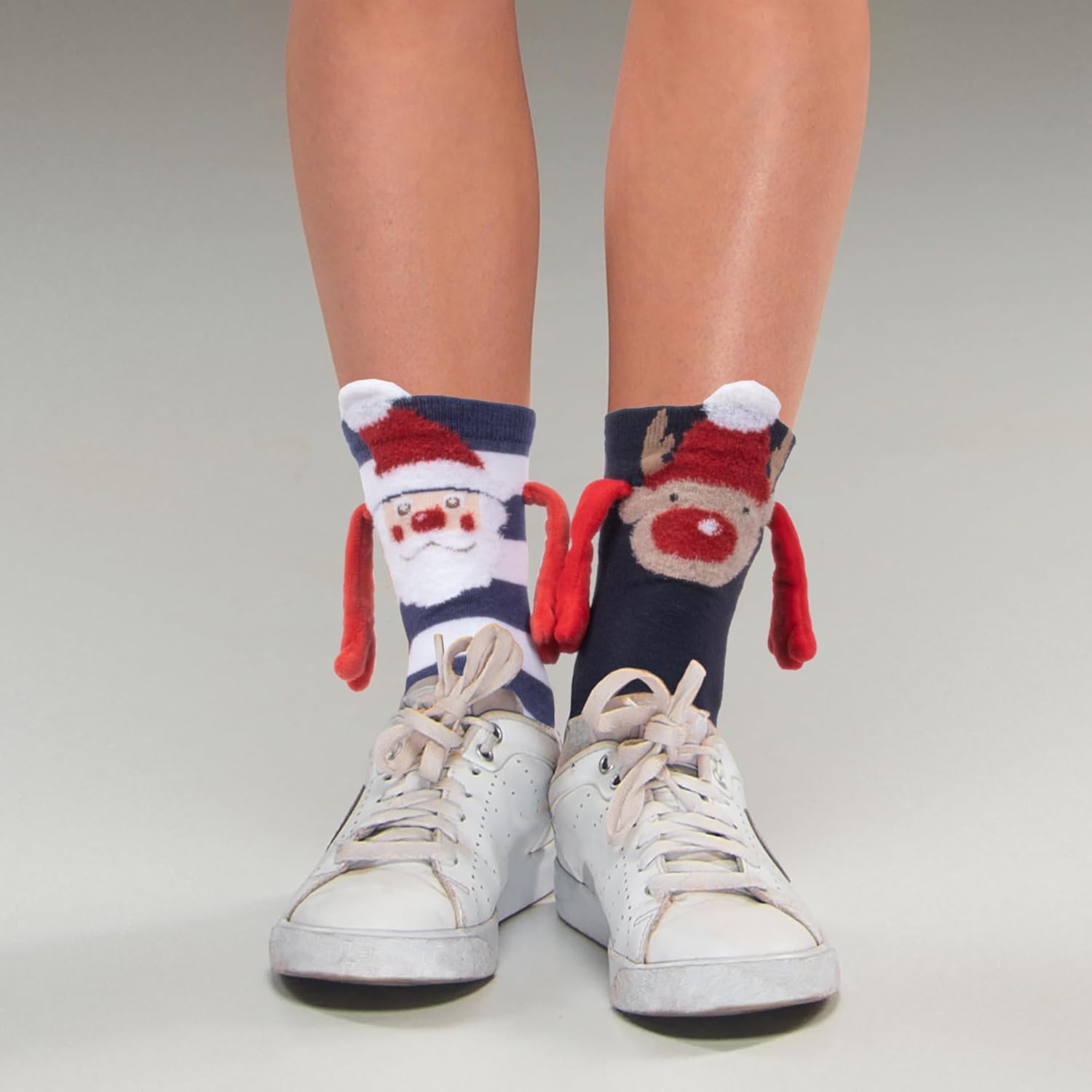 2 Pairs Holding Hand Novelty Socks, Magnetic Doll Unisex Funny Couple Graduation 3D Cute Socks - Image 2