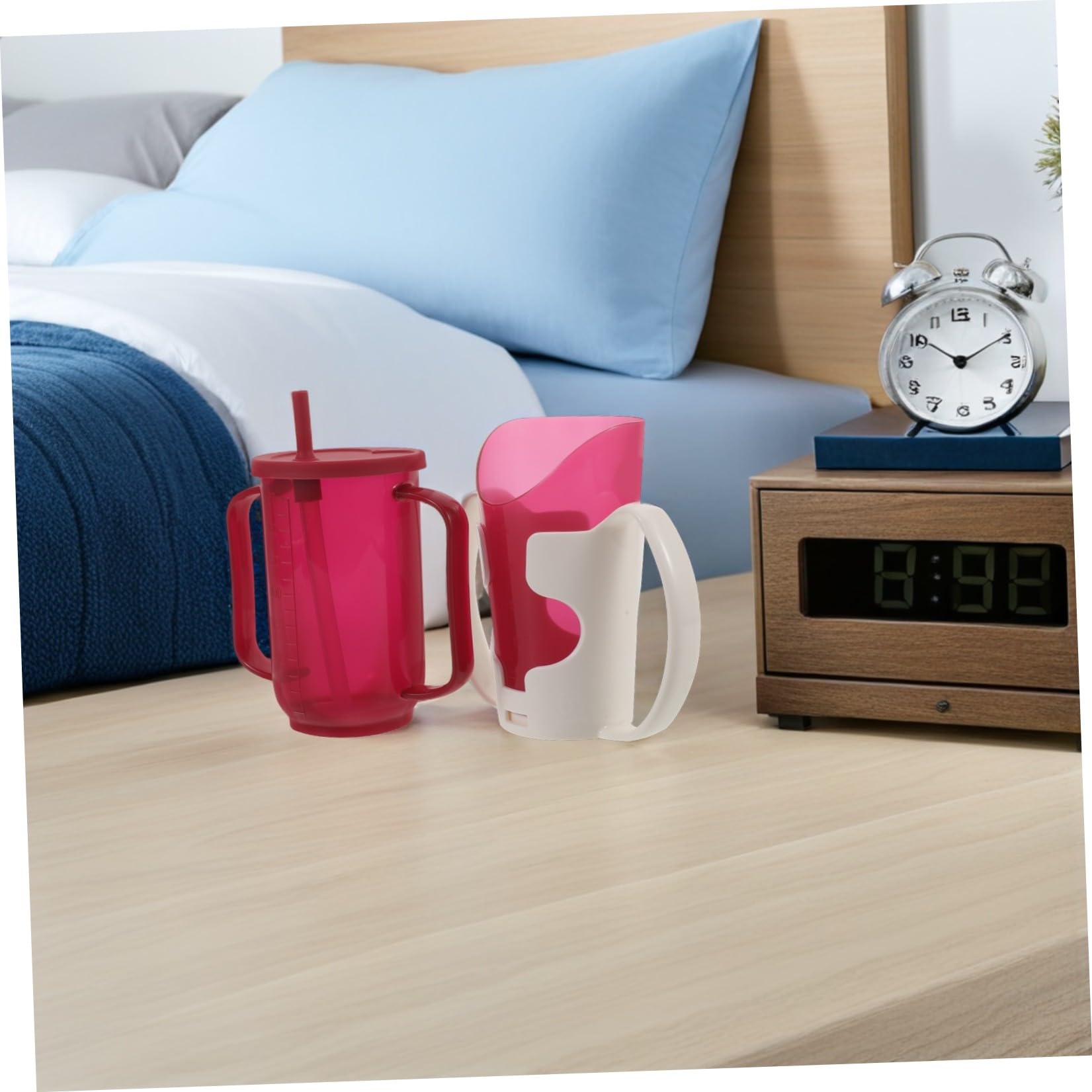 GALPADA Tazza Anti-Rovesciamento per Anziani Beccuccio Ergonomico Bicchiere Infrangibile da 250 Ml per Assistenza Infermieristica a Pazienti Costretti a Letto Set 2 Pezzi per Uso