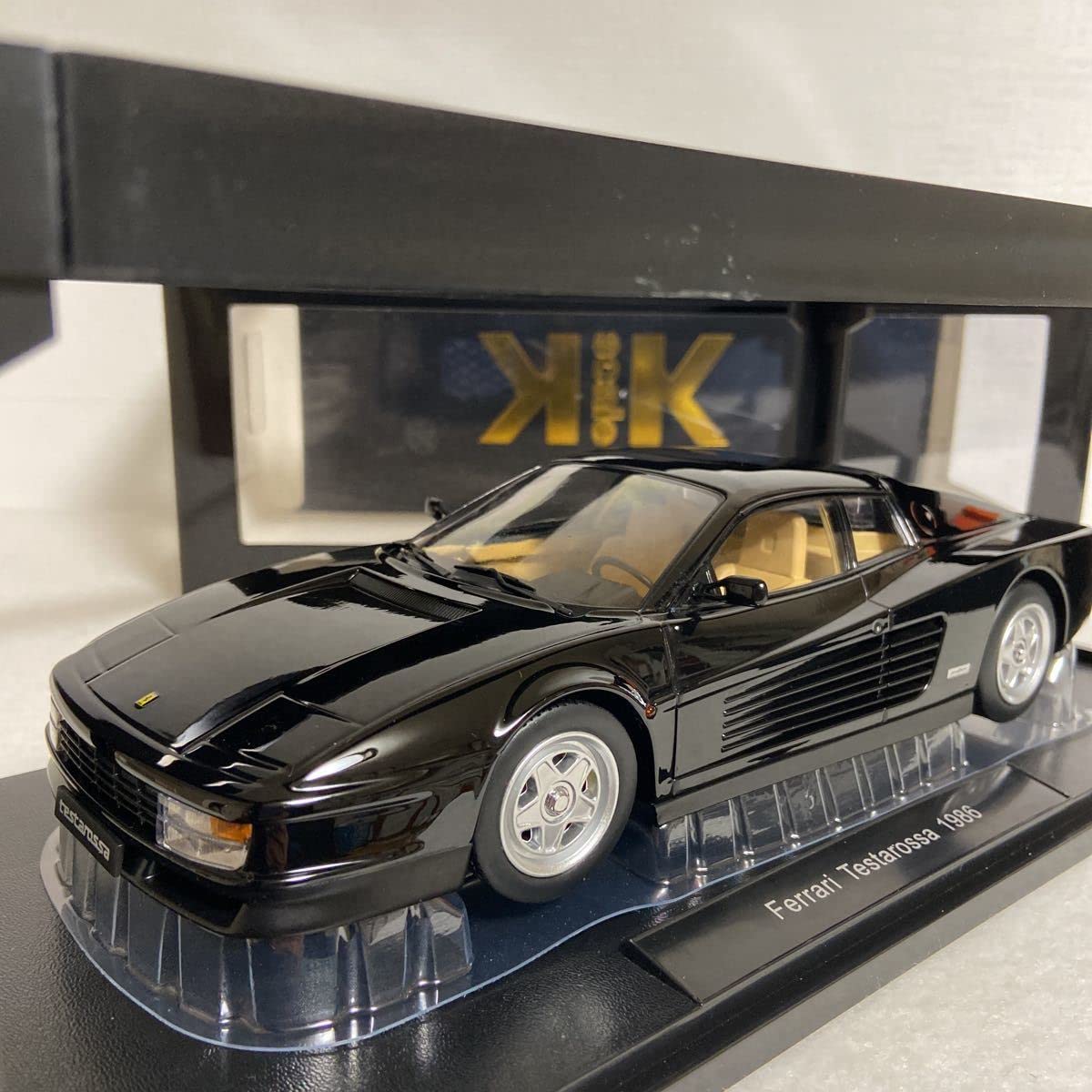 Ferrari Testarossa 1/8スケールモデル