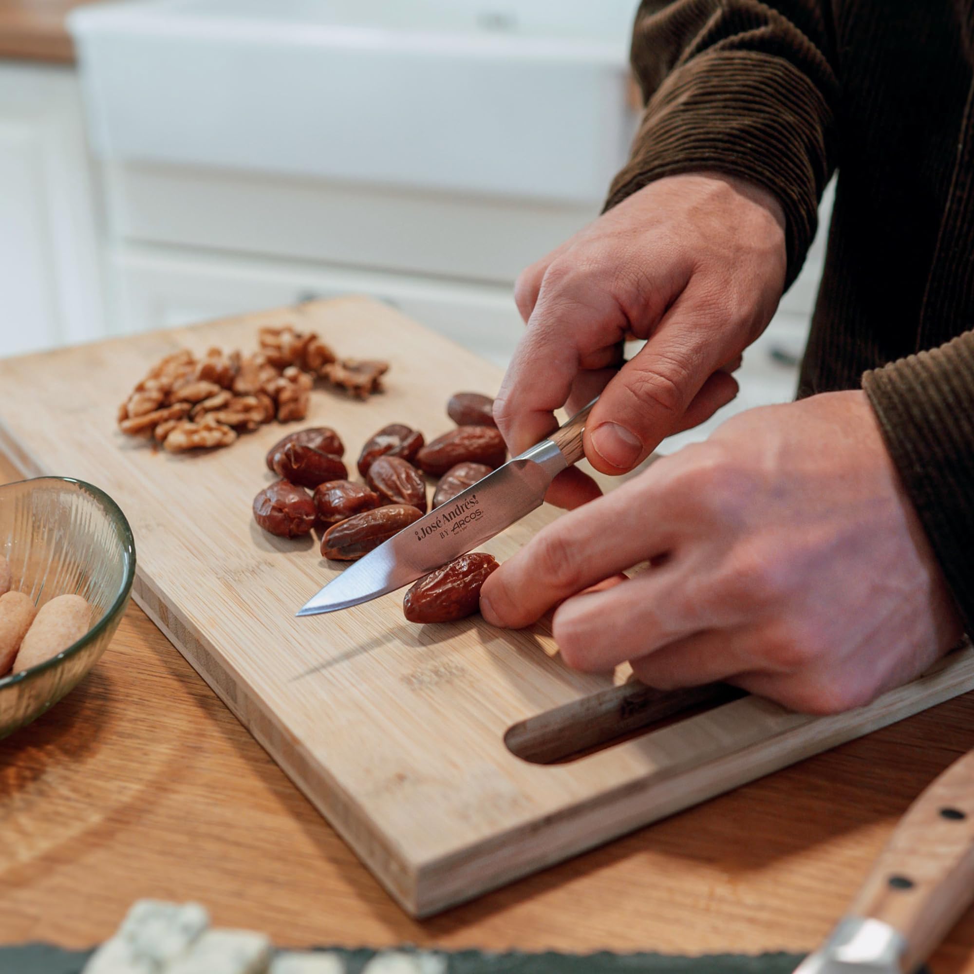 Arcos by Chef José Andrés | Schälmesser 10 cm geschmiedet für Obst und Gemüse | Klinge aus Nitrum-Edelstahl mit Seidenrand Plus | Griff aus heller Eiche
