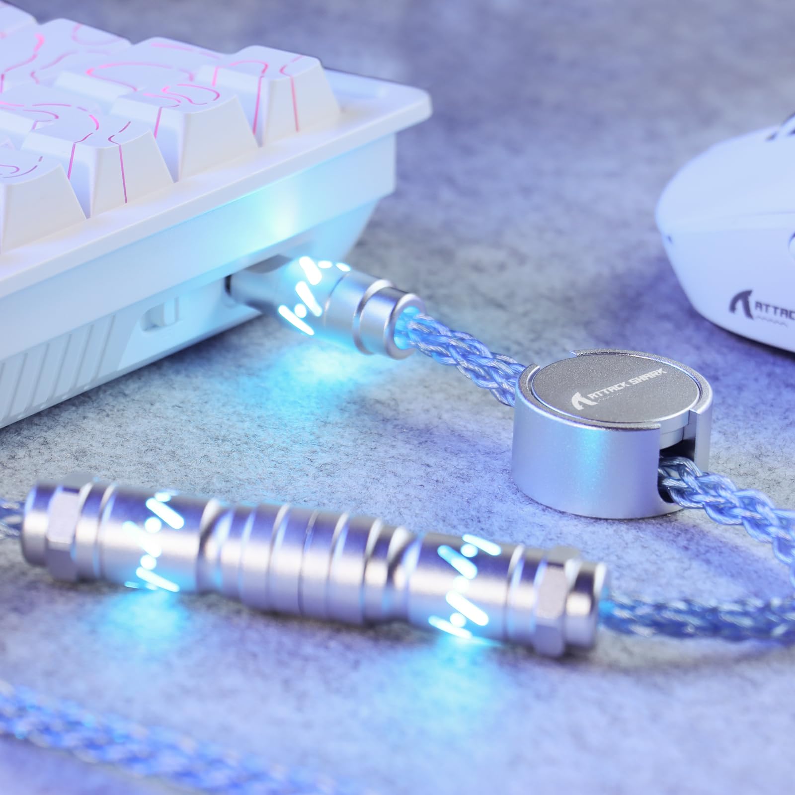 ATTACK SHARK C07 Cable de aviador trenzado personalizado con RGB iluminado, conector de aviación de 5 pines, USB-A a tipo C, placa magnética CNC desmontable para cargar teléfonos, teclado magnético de