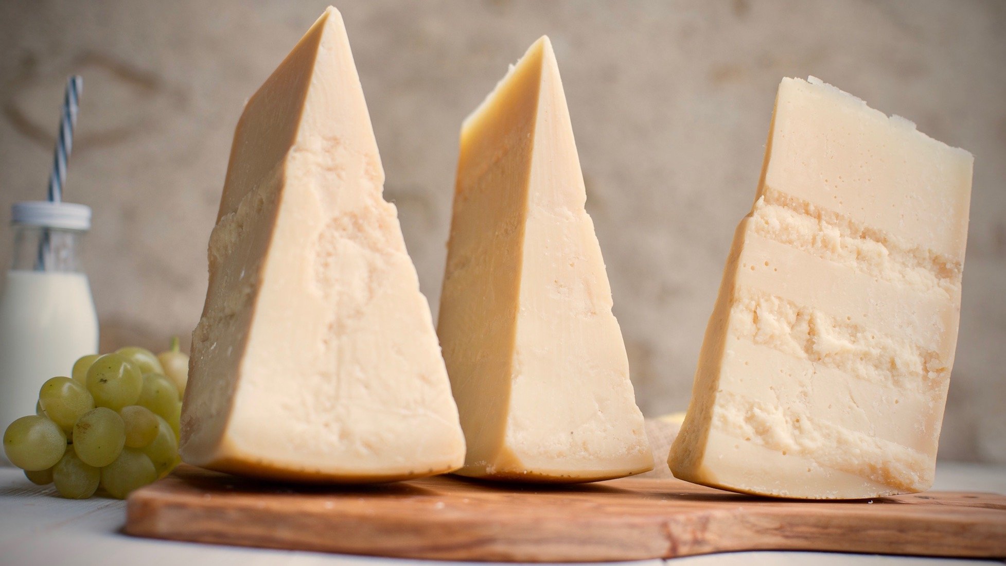 Parmesankäse g.U. 3 X 600GR Saison 18, 24, 36 Monate - Made in Italy - Parmigiano Reggiano DOP Stagionato 18, 24, 36 Mesi - EMILIA FOOD LOVE (0.6)