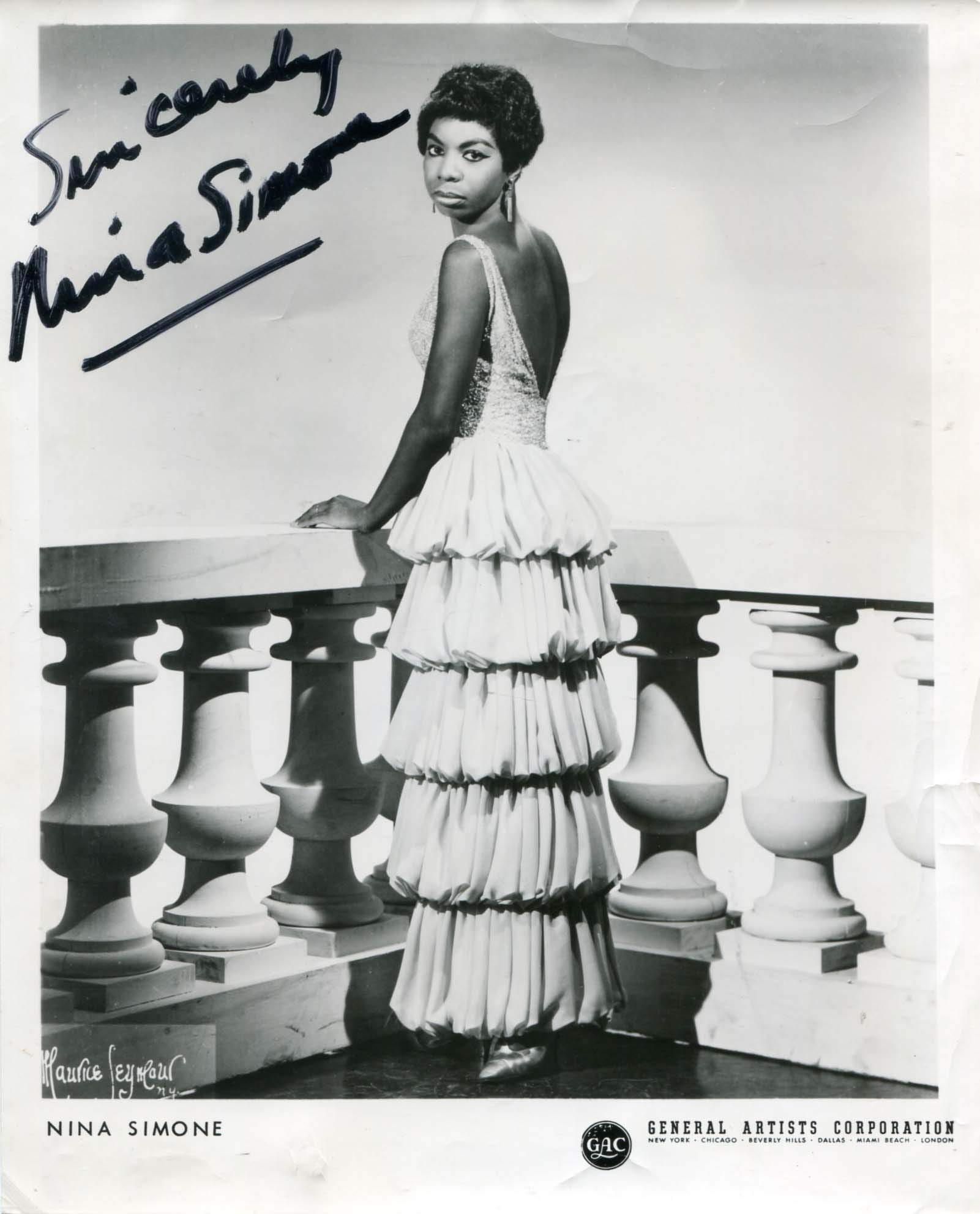 SINGER Nina Simone autograph, signed vintage photo