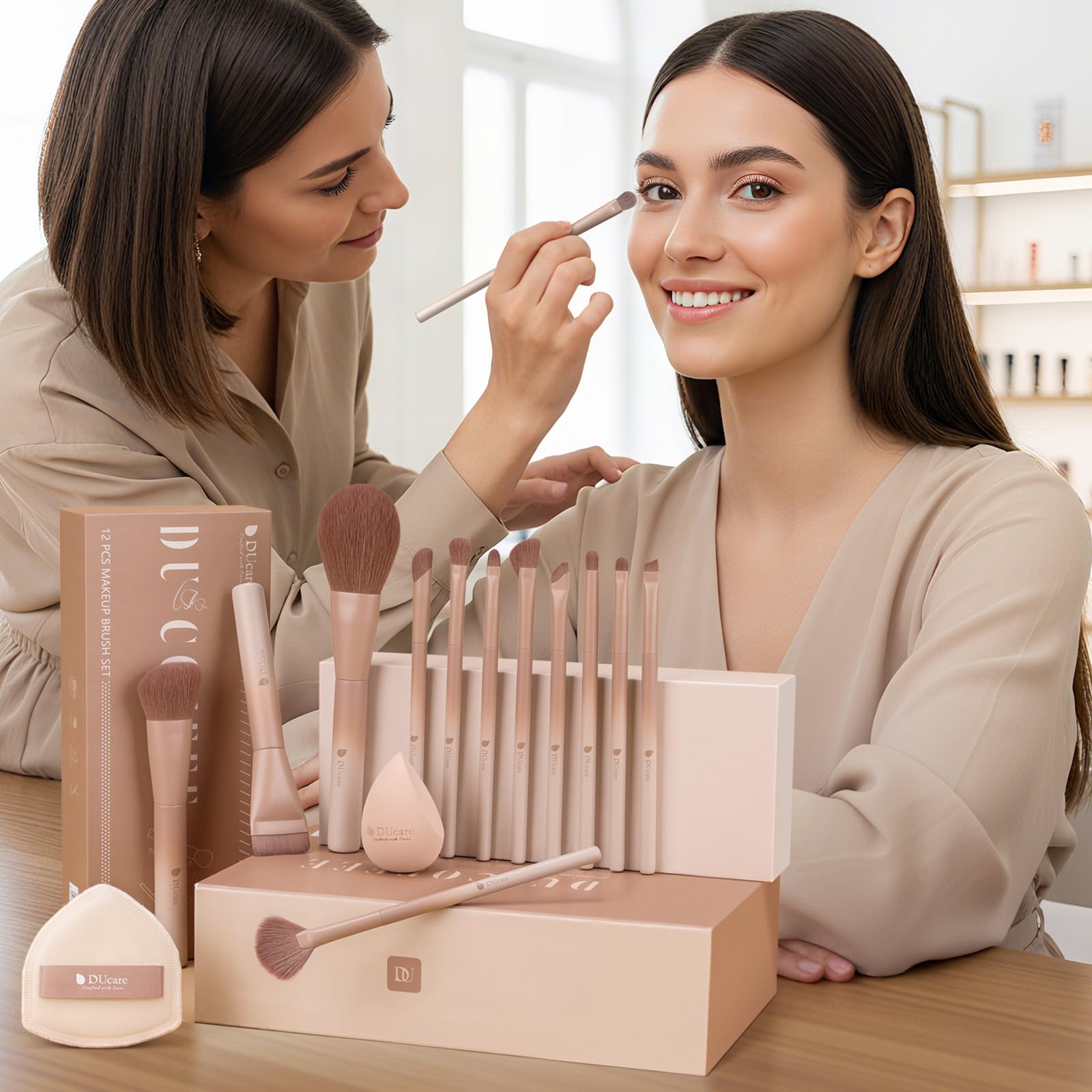 DUcare Juego de regalo de maquillaje de 14 piezas, set de 12 pinceles de maquillaje serie café con 2 esponjas de maquillaje para mezclar base, polvo facial, rubor, sombras de ojos