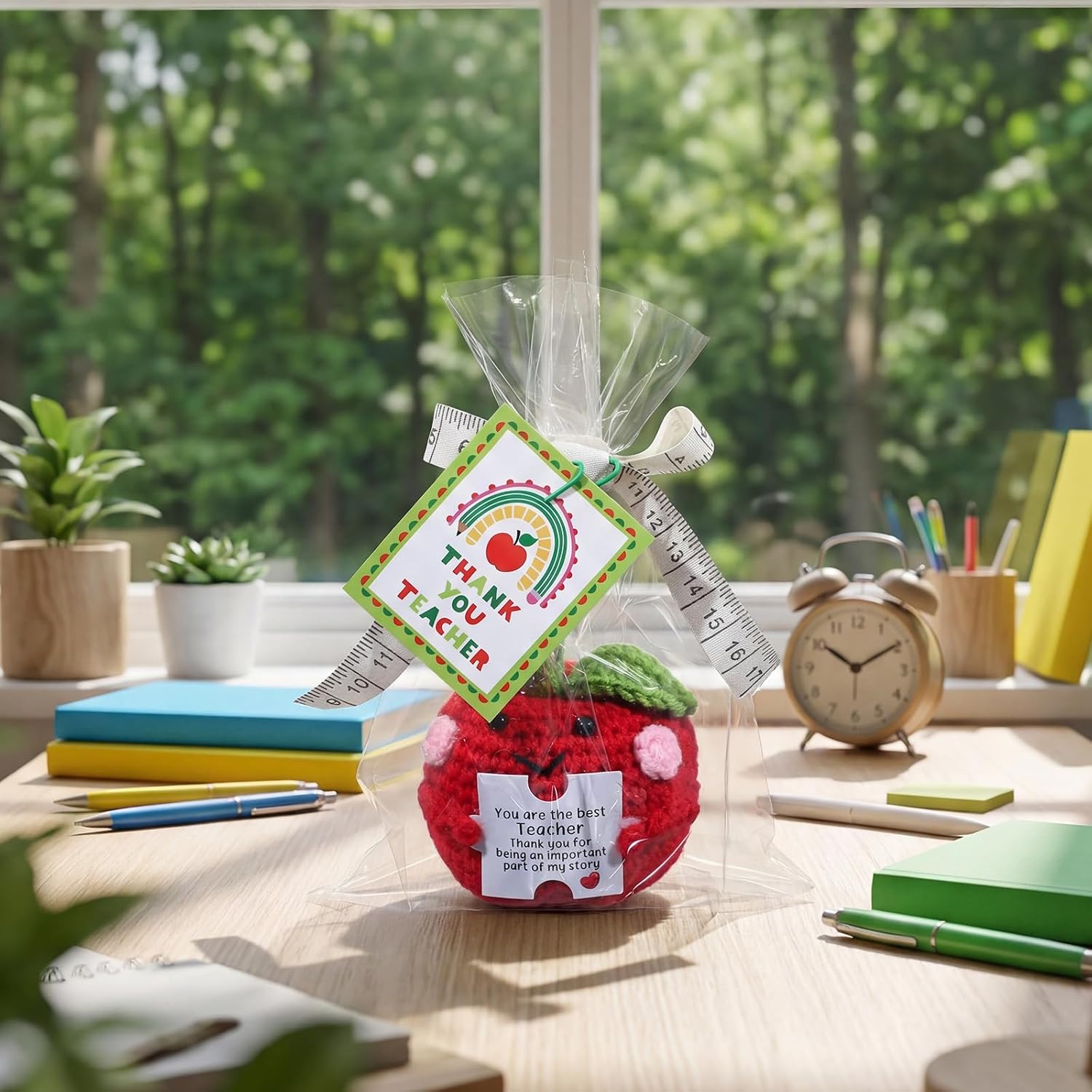 Soulchen 4 Set Teacher Gifts Include Mini Apple Crochet with Motivational Cards Thank You Tags Small Clips Ribbon for Teachers Women Men Teacher Appreciation Gift Handmade Crochet Decor