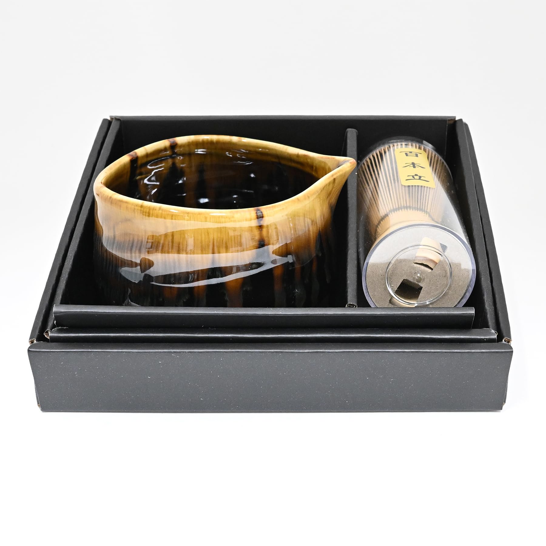 Hinomaru Collection Japanisches Matcha-Schüssel-Set mit einfachem Ausgießer, Bambus-Schneebesen und Schaufel, 3-teiliges japanisches Teezeremonie-Set aus Keramik, 590 ml (Schwarzbraun)