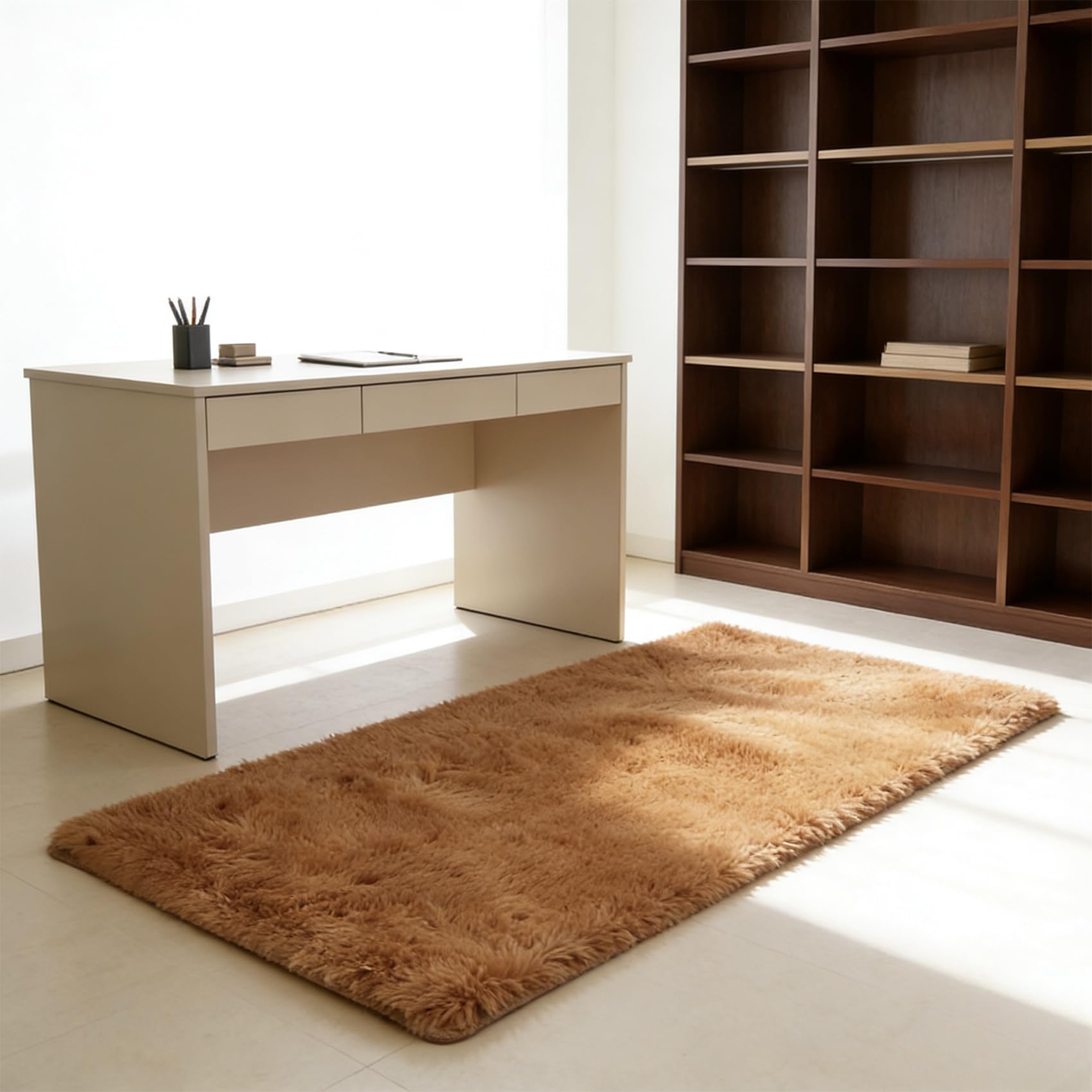 Tapis moelleux antidérapant à poils longs lavable pour un salon moderne