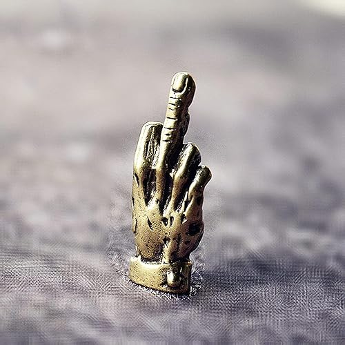 Estatua erecta de mano de latón con dedo medio, estatua de bolsillo de mano de cobre, decoración de escritorio para el hogar