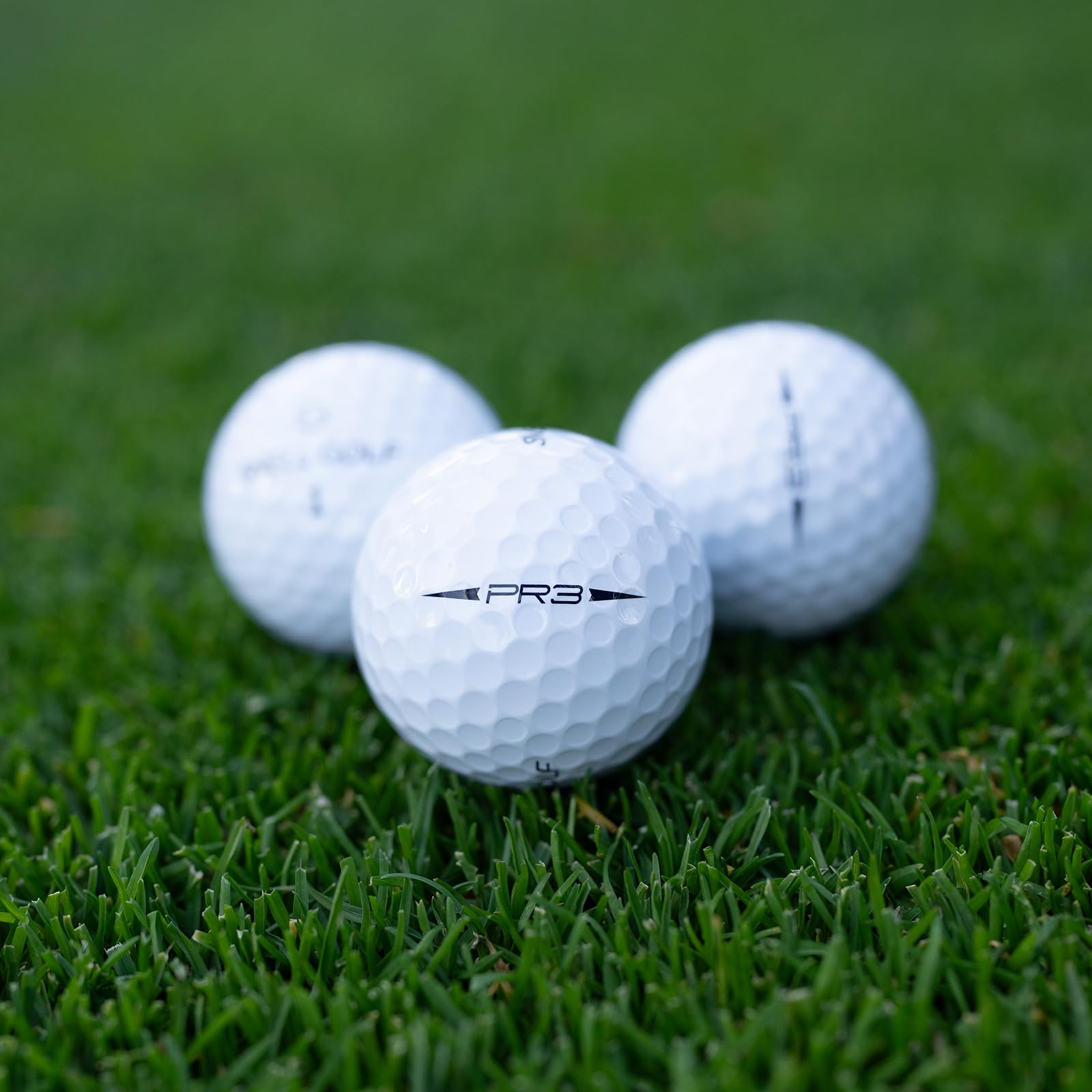 Snell Golf PR3 Pelotas de golf, cubierta de uretano de 3 piezas, tacto suave, giro medio, color blanco, 12 pelotas