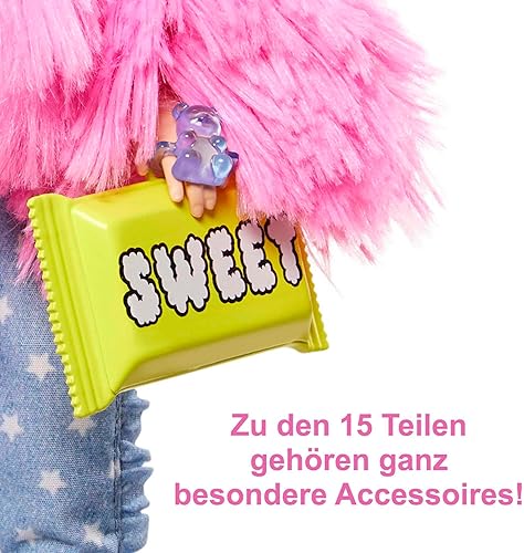 Vista 3 de Barbie Muñeca extra y accesorios con pelo rizado rubio con rayas rosadas en un abrigo rosa esponjoso con unicornio y cerdo para mascotas