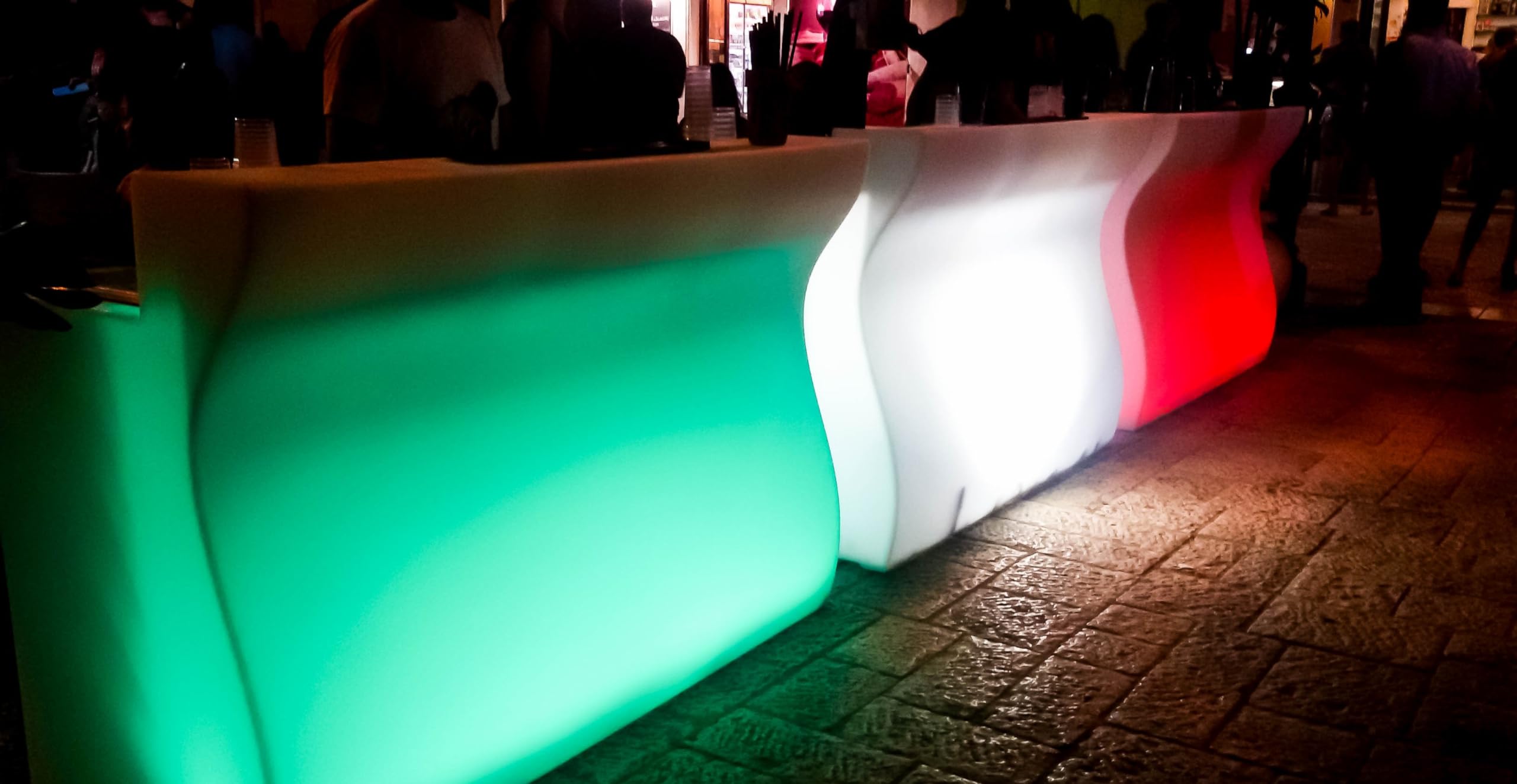 Bancone Bar Bartolomeo per esterno con Cocktail Station attrezzata con piano in acciaio, vaschette, speed rack e Kit di Illuminazione LED con Telecomando - Postazione Cocktail Bar -