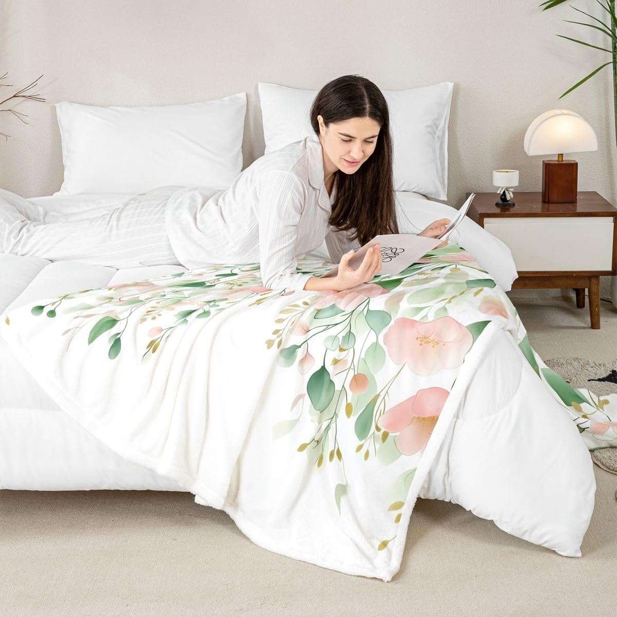 Green Pink Floral Fuzzy Plush Throw 40"X50" Flower Eucalyptus Leaves Fleece Blanket For Adult Women Botanical Country Flower Sherpa Blankets Farmhouse Plant Decor For Teens Kids Girls Bed Couch