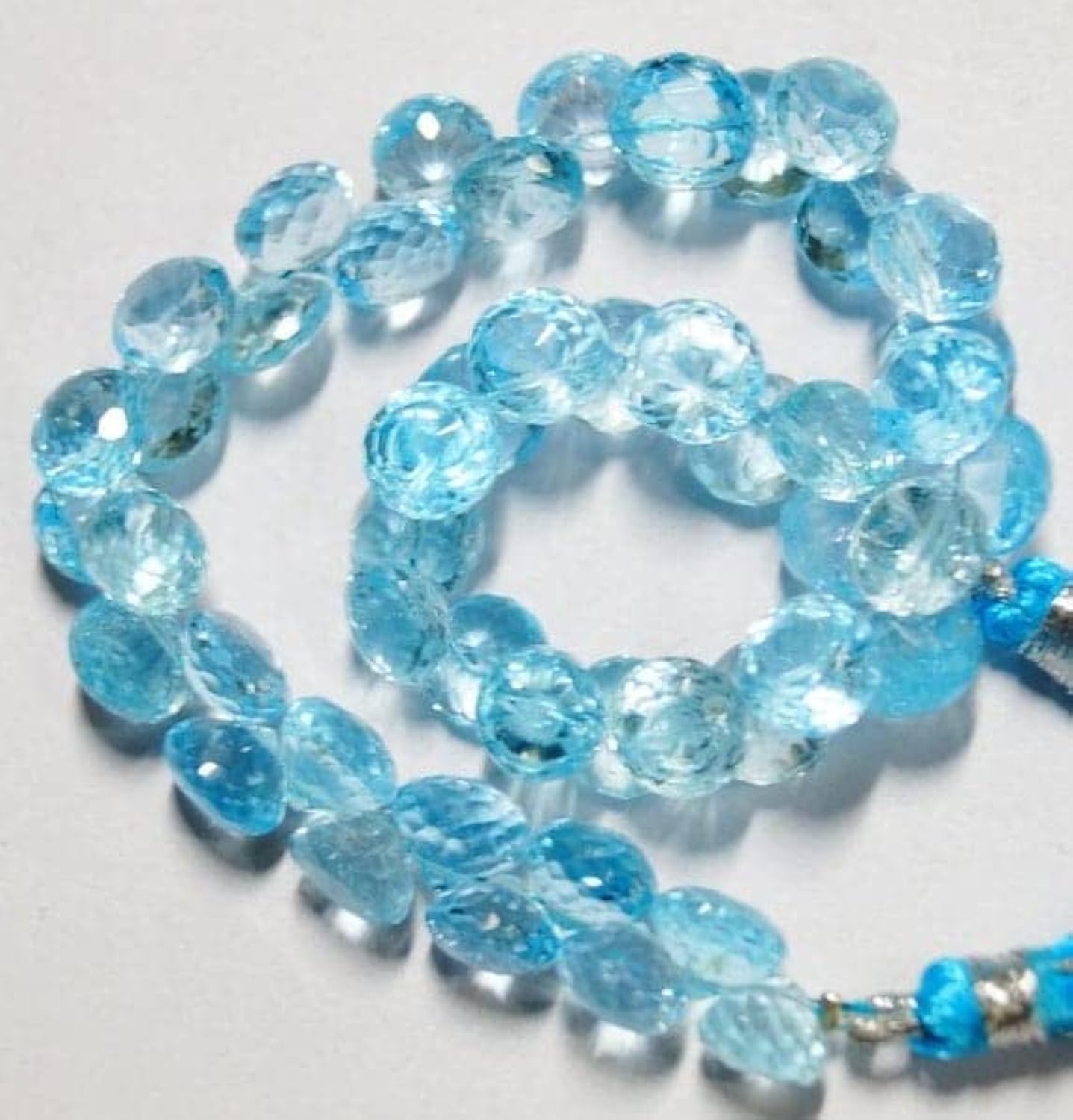 Perles azurite naturelle oignon facettées pour en finir avec les bijoux ternes et fragiles