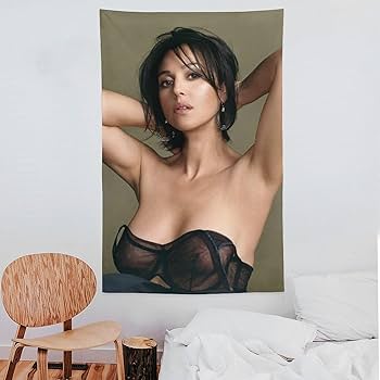 Amazon.co.jp: Monica Bellucci モニカ・ベルッチ Sexy Woman