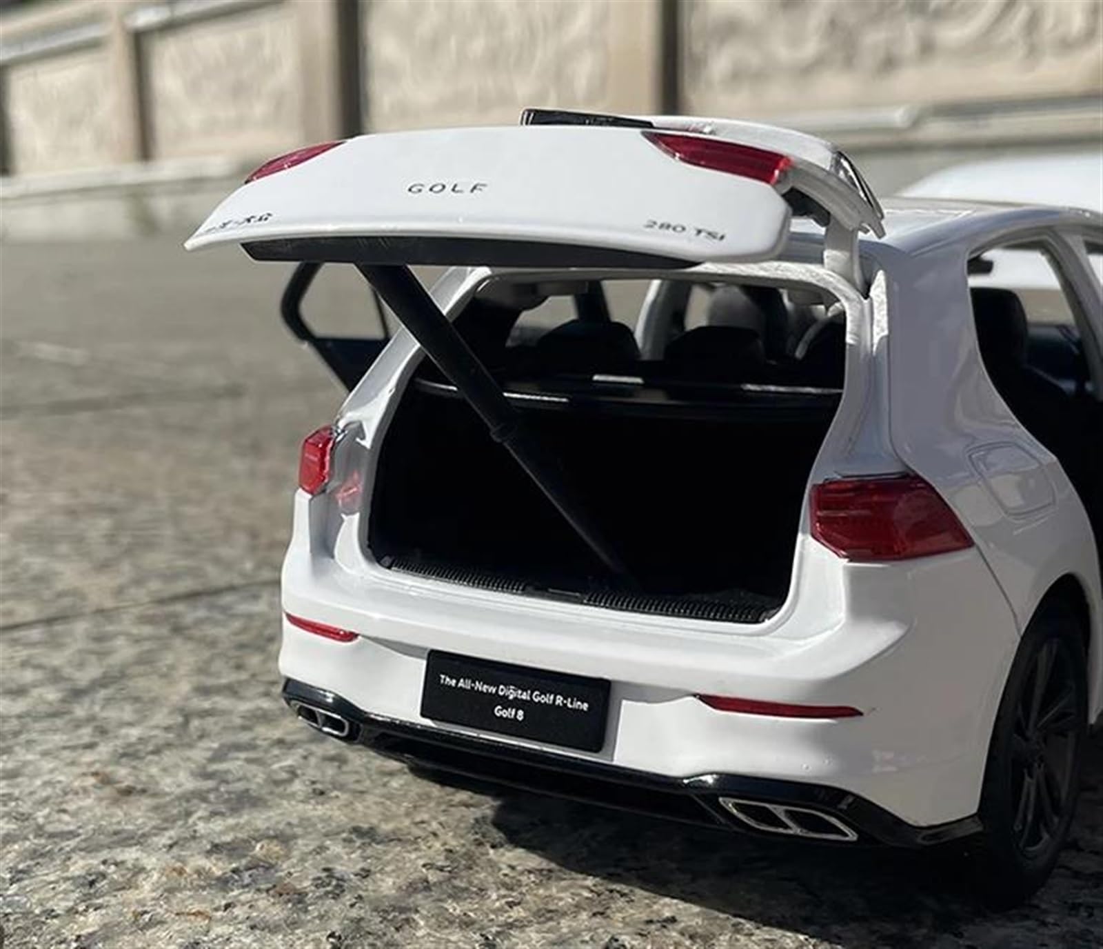 Veicoli a Motore in Scala 1/18 per Volkswagen Golf R-Line 8 Generazione di Veicoli Pressofusi in Lega Modello di Auto Ornamenti Ad Alta Simulazione Modello di Auto Replica(Blue)