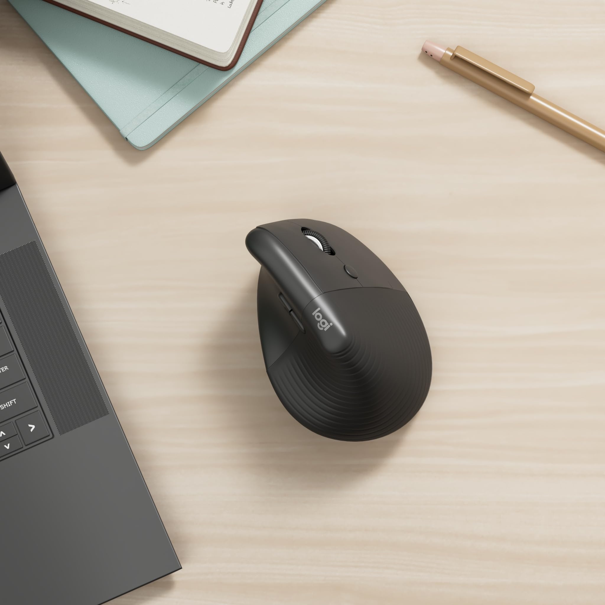 Logitech Lift For Business, Mouse Verticale Ergonomico, Wireless, Bluetooth, USB Secured Logi Bolt, Clic Silenziosi, Certificazione Globale, Windows/Mac/Chrome/Linux - Graphite
