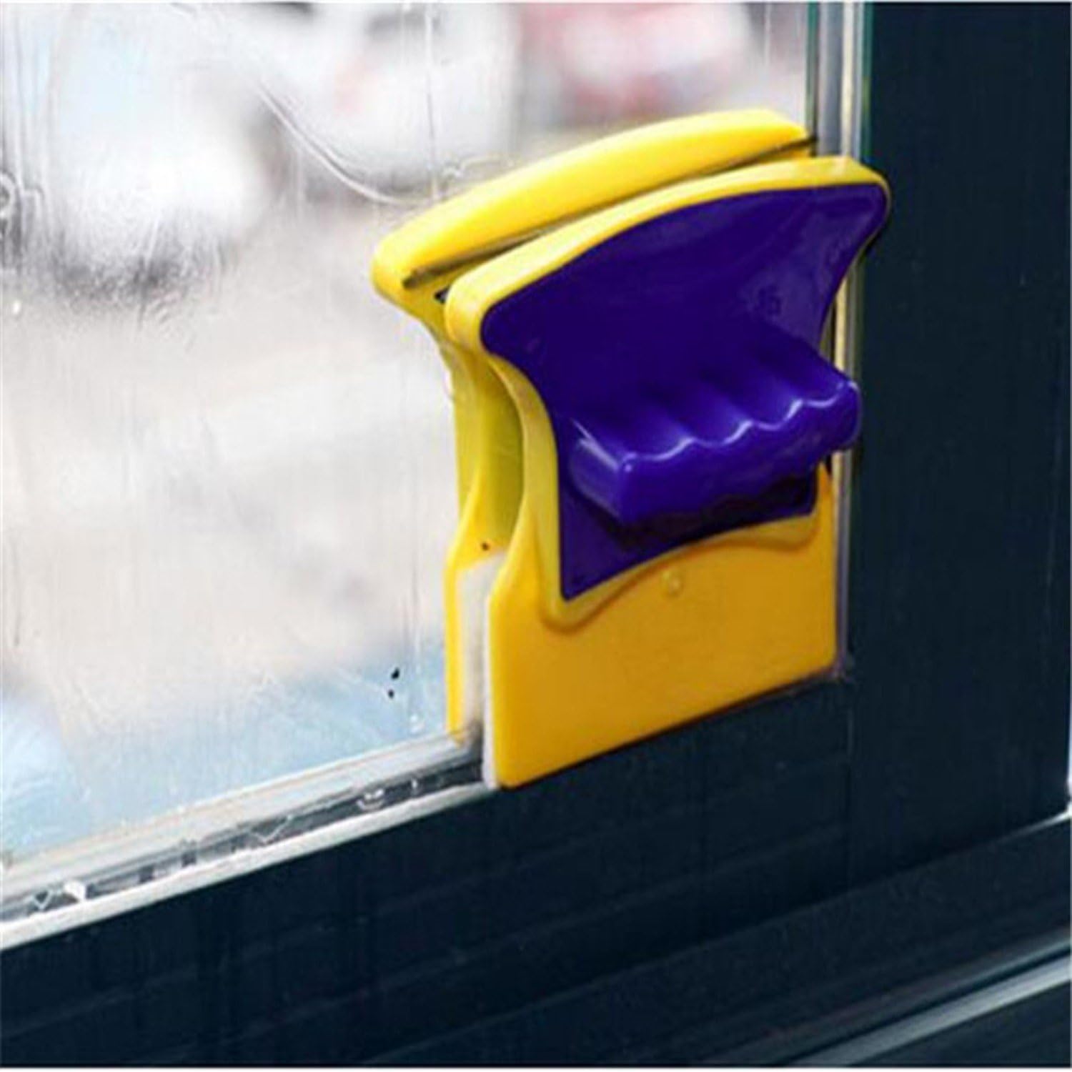 Glass Cleaner Airbrush Wiper Magnetic Window Brush Tool Household Cleaning Multi-purpose , Can Use It To Clean Your Car Windows Etc .