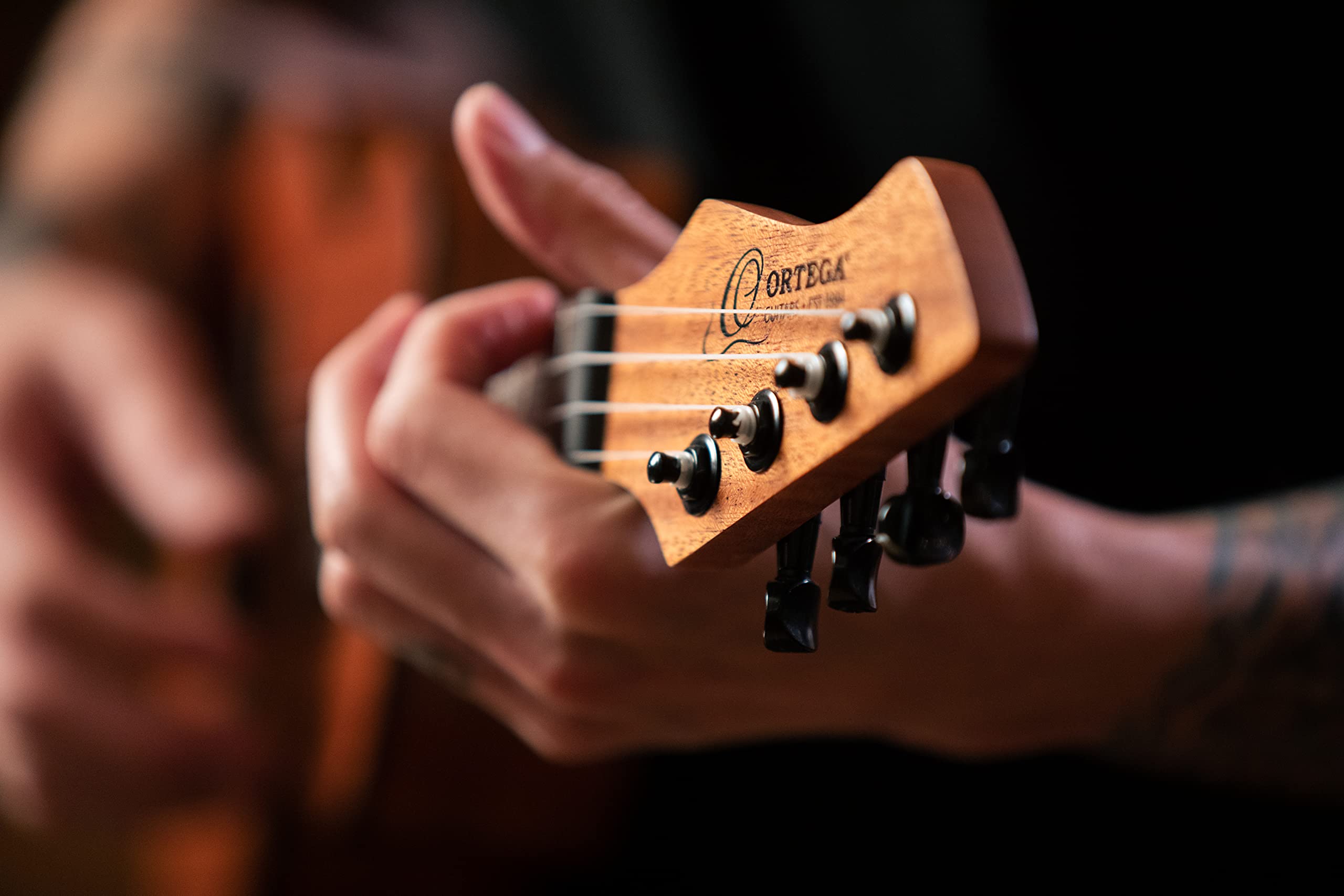 Ortega Guitars Ukulele Concerto Acustico – Horizon Series – Mogano, Natural (RUHZ-MM)