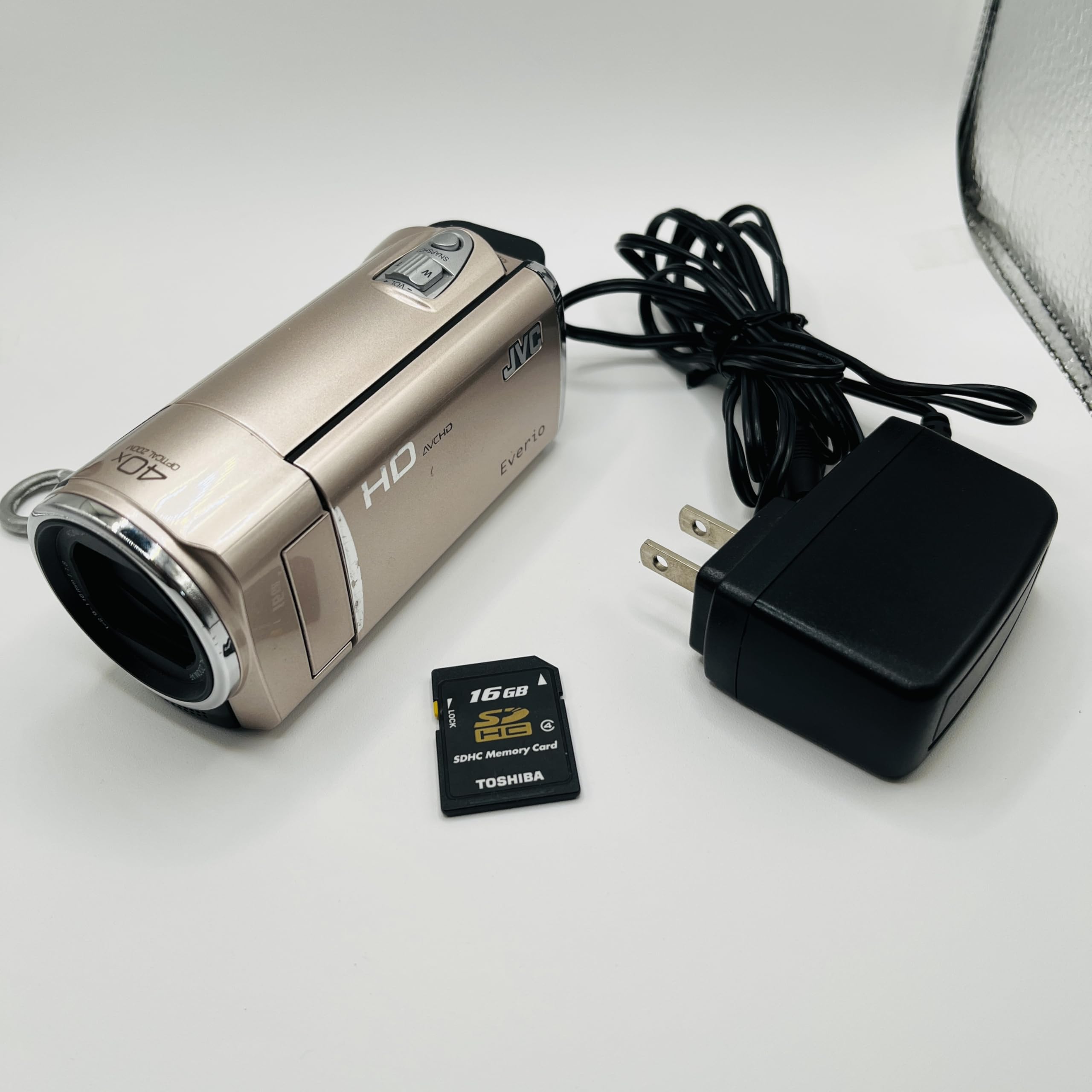 JVC ビデオカメラ　Everio GZ-HM670 ホワイト　付属品完備 JVC ビデオカメラ Everio GZ-HM670 ホワイト 付属品完備
