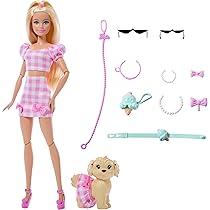 Barbie – Twinning Looks, bambola bionda e cagnolino in abiti rosa a quadretti abbinati, accessori per entrambi, occhiali da sole, collane e fiocchi, giocattolo per bambini, 3+ anni, JFP36