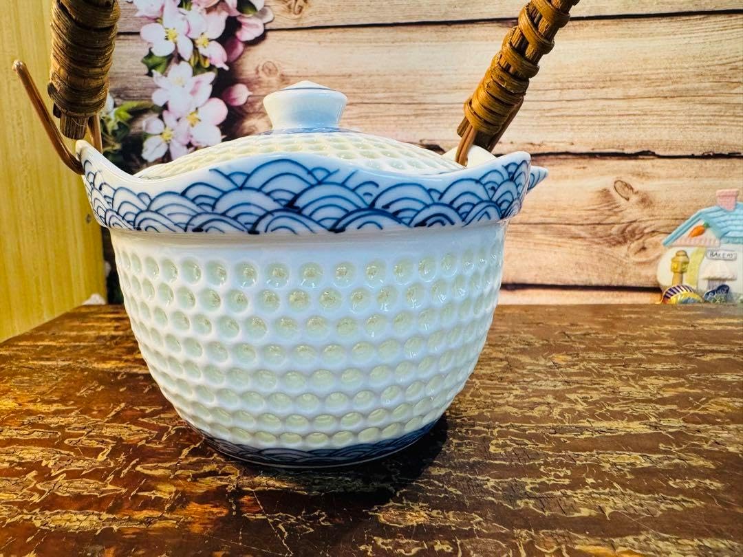 （847）★有田焼★喜兵衞窯★古伊万里手吹墨桜絵茶碗共箱入★破魔オマケ付き★ 847）☆有田焼☆喜兵衞窯☆古伊万里手吹墨桜絵茶碗共箱入☆破魔オマケ