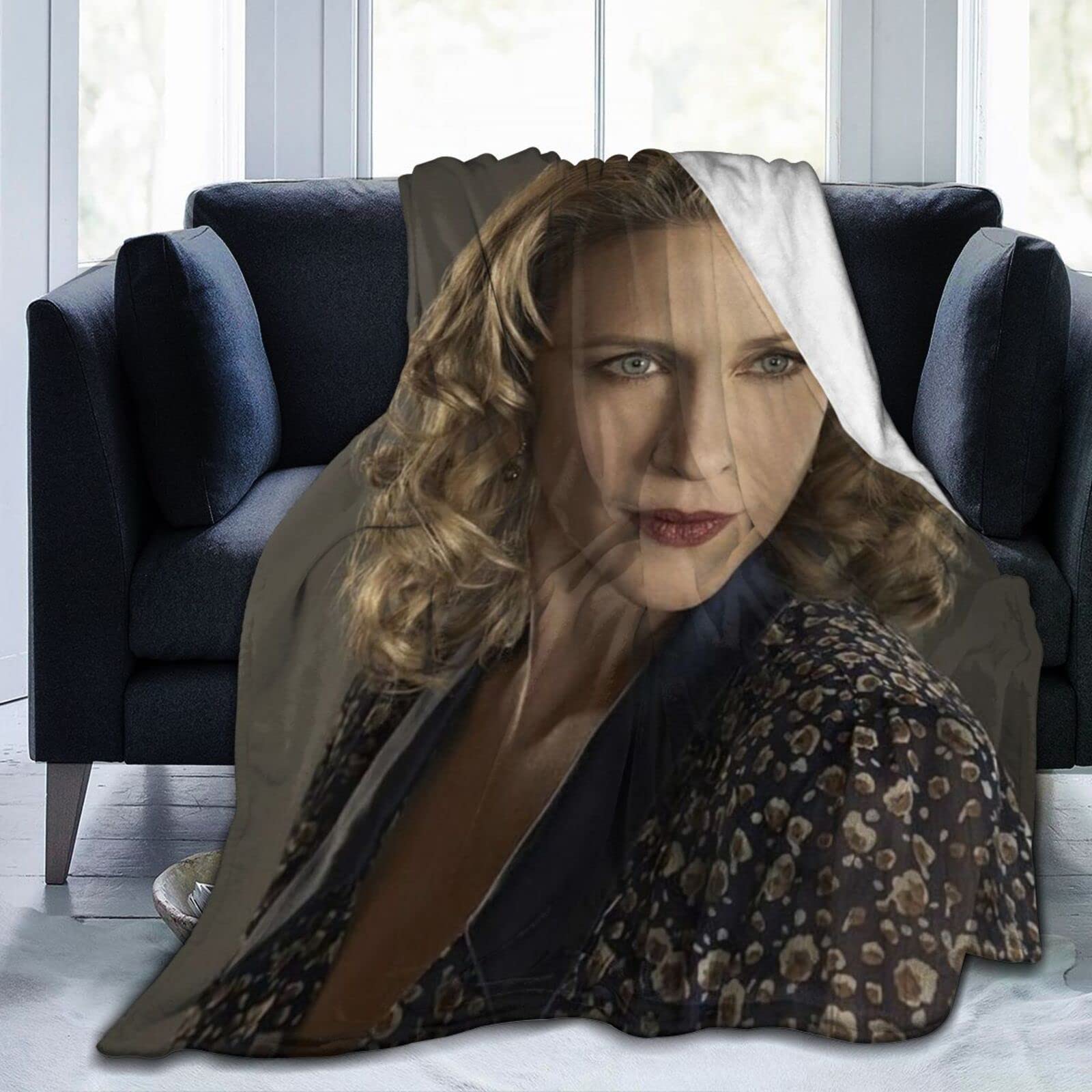 YINGD Vera Farmiga Blanket D Print Plush Lamb Blanket Bedding Decor for Living Room Bedroom Dorm Decor for Adults