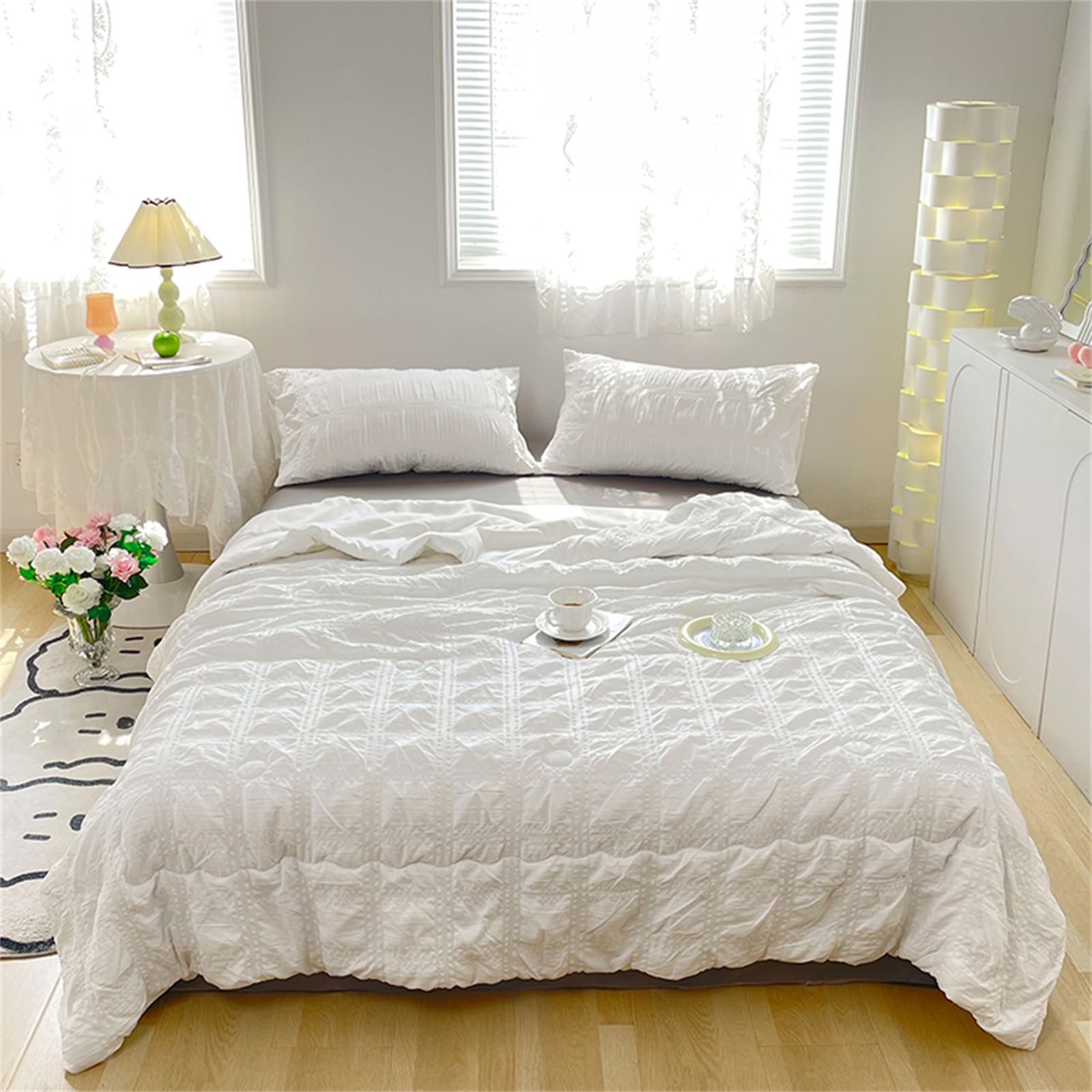 Odot Coverless Duvet 4.5 Tog Single Double King Size, Seersucker Summer Quilted Duvet Cosy and Lightweight Quilt Breathable Bedspreads Quilted Throw for Beds (White Gray,200 * 230cm)