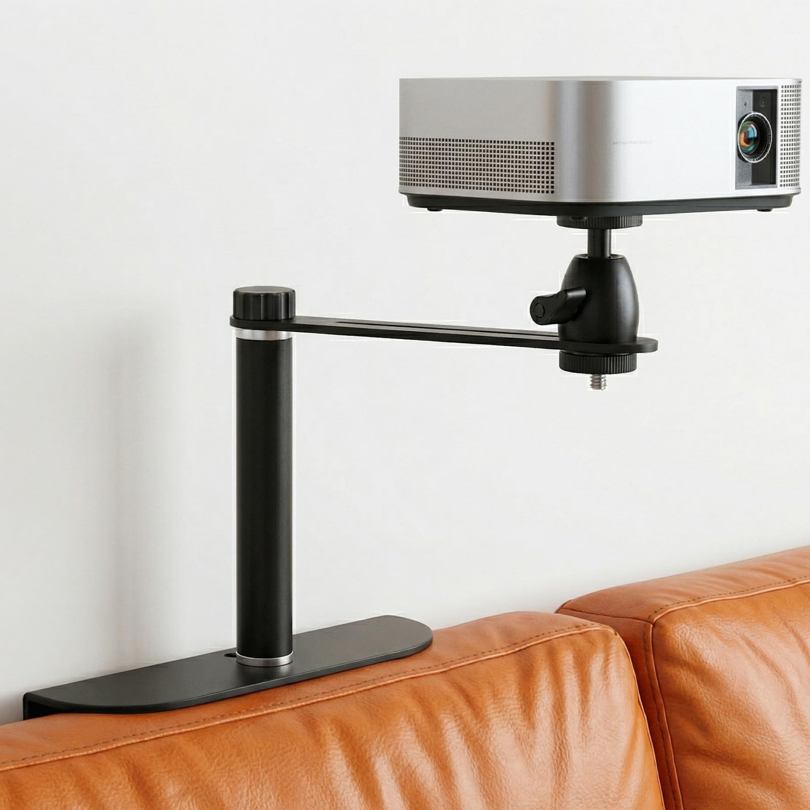 Beamer Ständer für Bett & Sofa, Projektorhalterung ohne Bohren – Verbesserte Stabilität Beamer Halterung Wand/Nachttisch, Stabil Stahl Beamer Wandhalterung für Schlafzimmer & Wohnzimmer (Höhe 10cm)