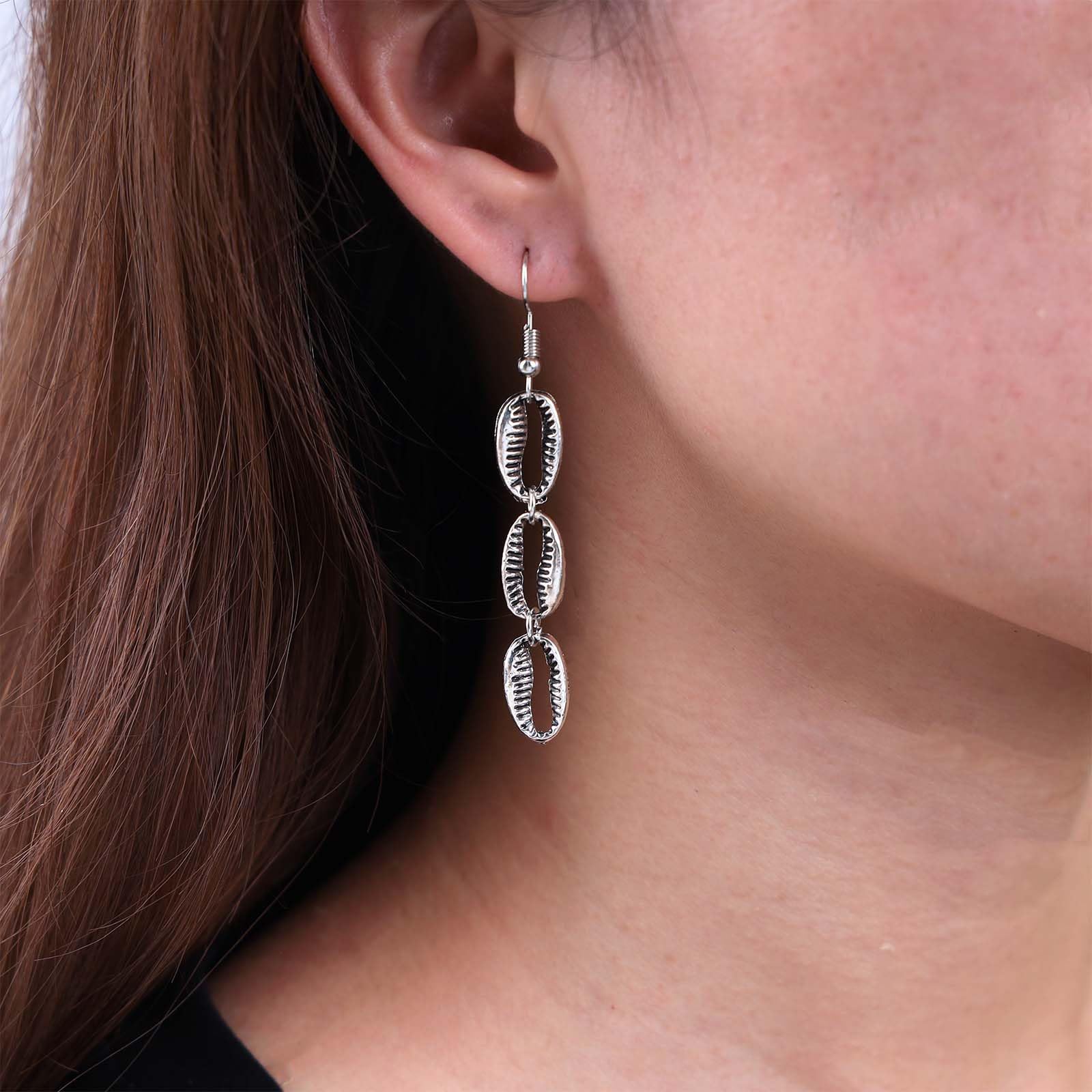 Sttiafay Boho Cowrie Shell Earrings Silver Shell Drop Earrings Vintage Sea Shell Earrings Long Metal Cowrie Earrings Jewelry for Women