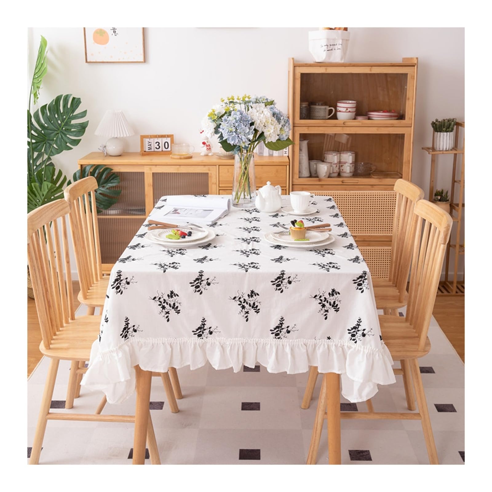 Nappe carrée 150x150 coton KnSam fleur brodée table blanc noir
