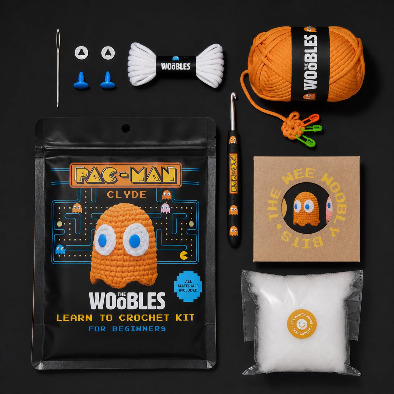 The Woobles Clyde - Kit de ganchillo para principiantes, kit de amigurumis fantasma con licencia oficial de PAC-MAN como se ve en Shark Tank, felpa de 4 pulgadas, a partir de 12 años