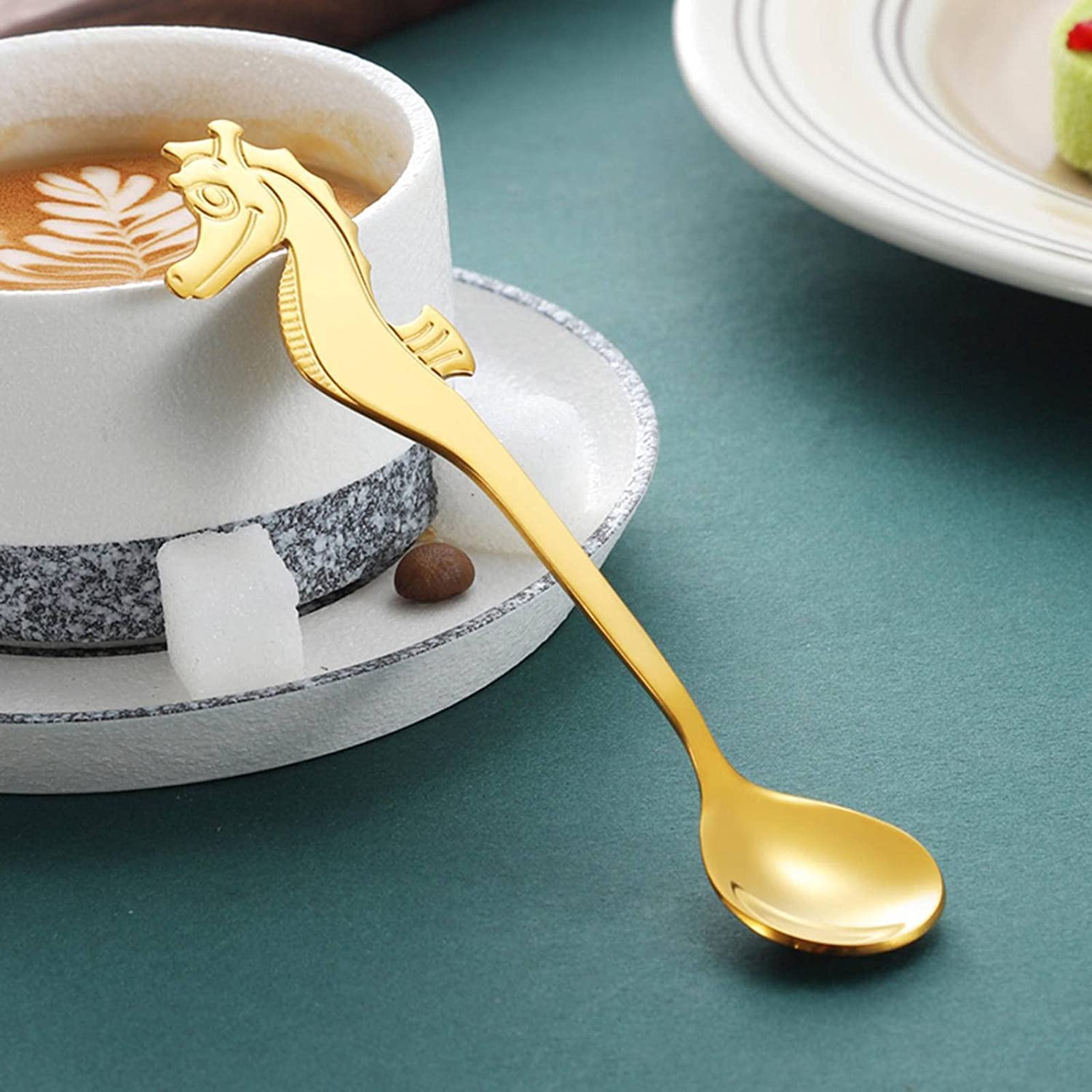 Cucharas De Mesa Hippocampus/Dolphin Forma de ballena Cucharas acero inoxidable Cuchara café creativo Postre Té helado Cocina Herramientas Vajilla Sopa Antigoteo Servir(Whale Multicolor)
