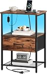 Somdot Nightstands avec station de recharge, Table de chevet avec LED Lumière pour la chambre, Table d'extrémité avec tiroir pour le côté du lit, Halle d'entrée de placard, Noir