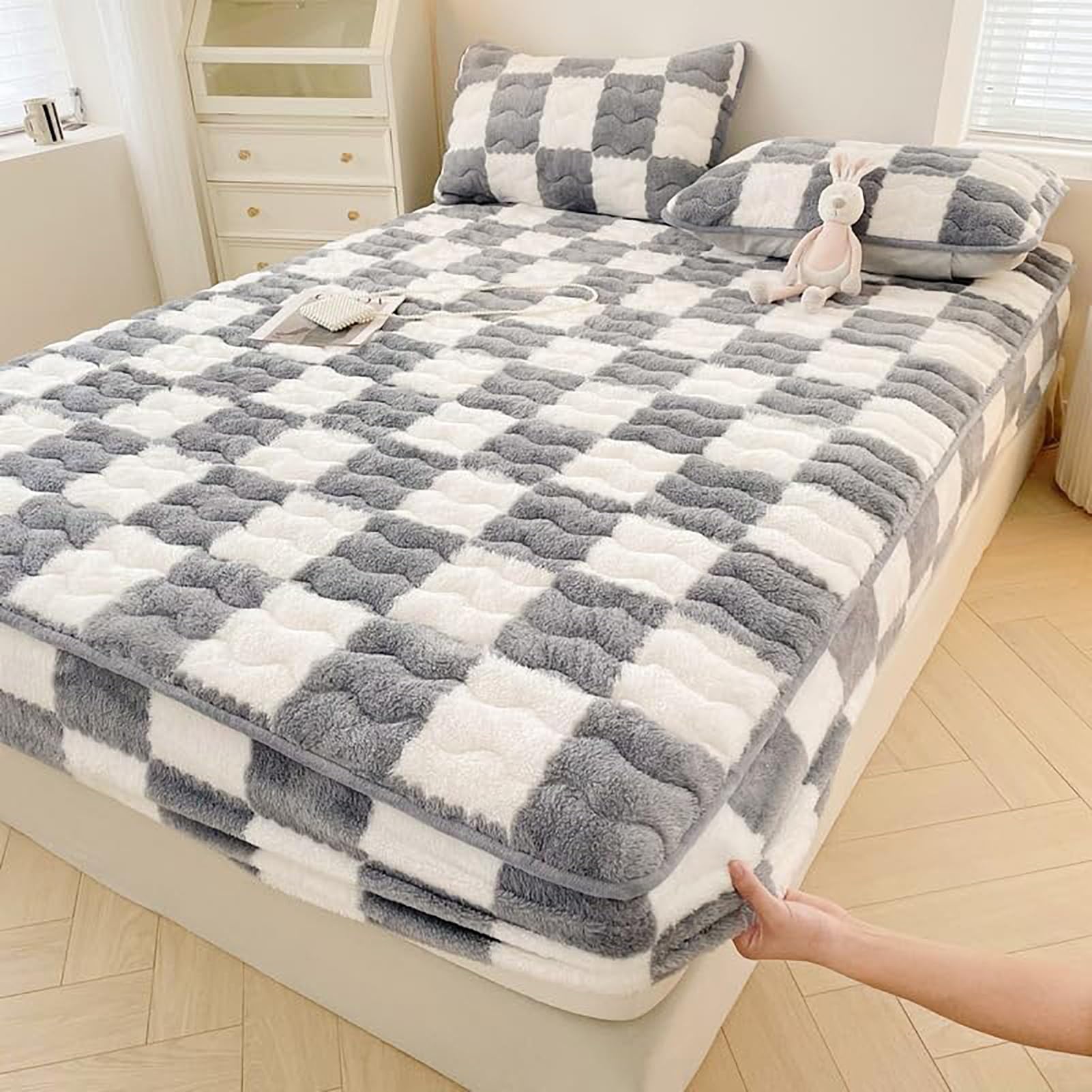 Milk Velvet Checkered Mattress Cover, Flannel Fitted Sheet,Ultra Soft Fluffy Non-Slip Protective Cover for Bed Mattress with Extra Deep Pocket,B,2 Pillowcases — image 1
