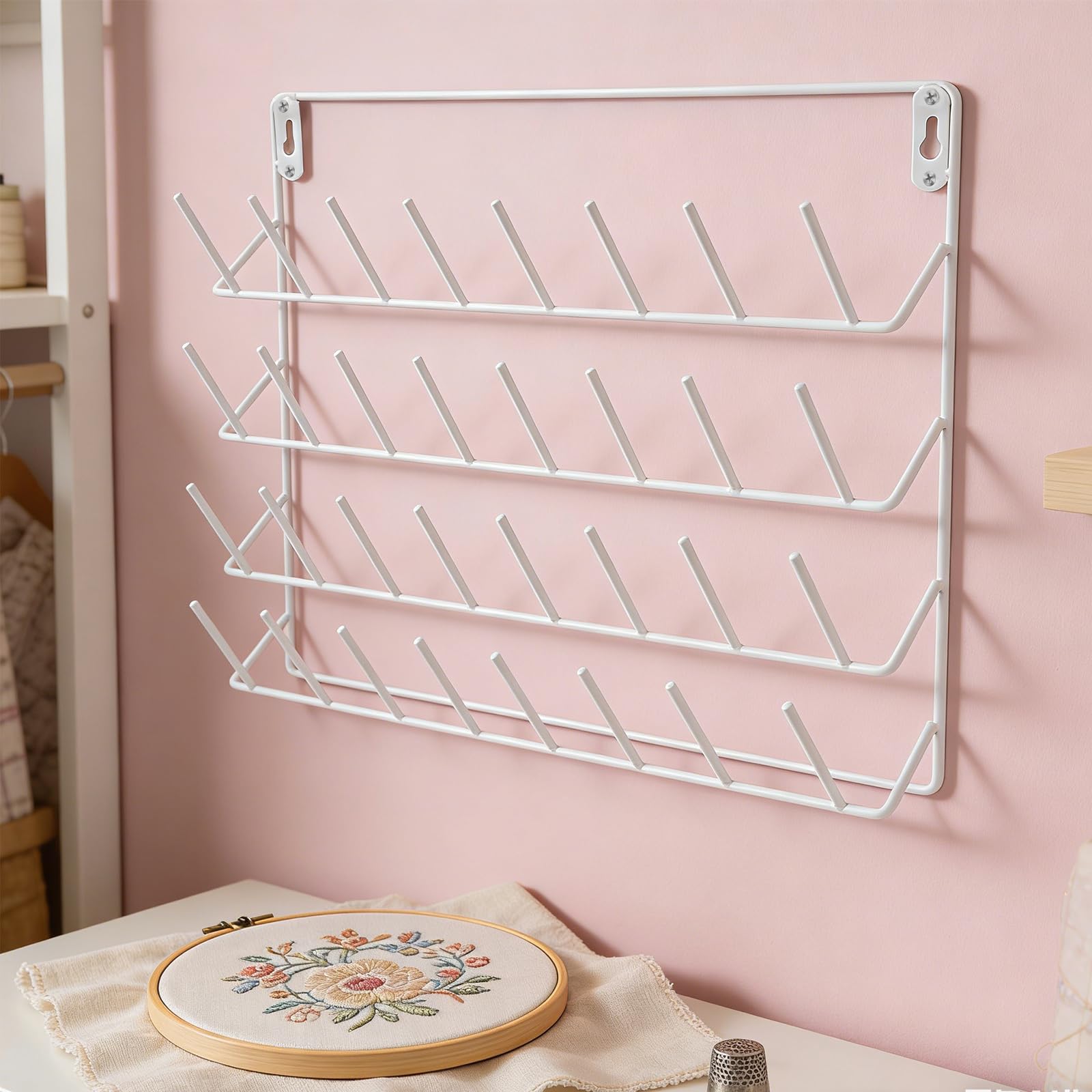 Organizador de Hilo Montado en Pared de Metal para 32 Carretes con Ganchos, Estante para Almacenamiento de Hilo de Bordar y Costura, Soporte Organizador para Manualidades