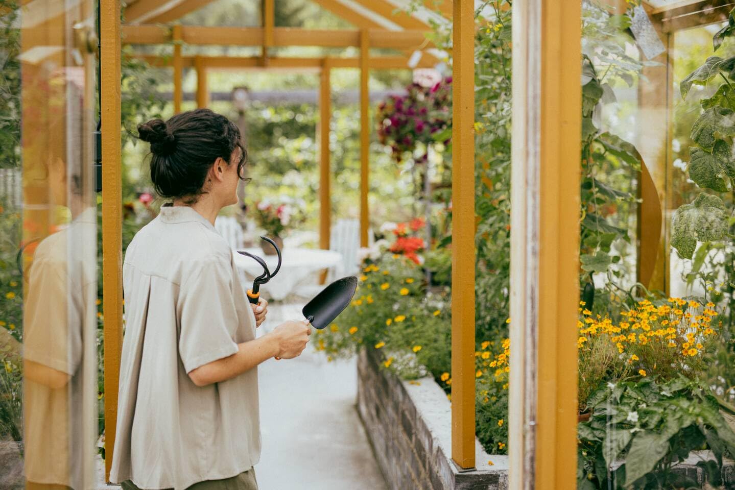 Fiskars OneClick Paletta da Giardino, Accessorio per Piantare e Trapiantare, Cambio Semplice con un Clic, Testa Robusta in Acciaio al Boro, Nero/Arancione, 1080693