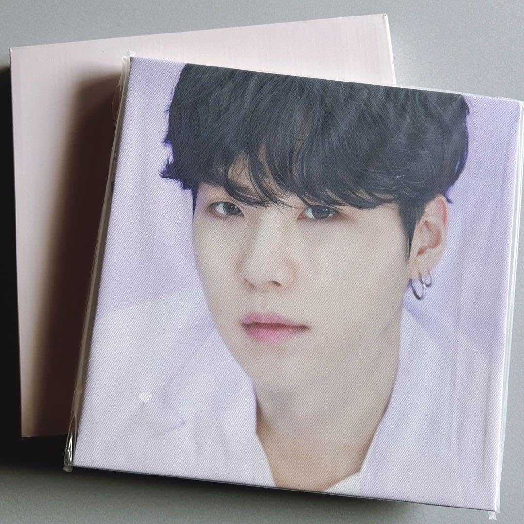 Amazon.co.jp: B T S THE BEST SUGA ユンギ フォトキャンバス : おもちゃ