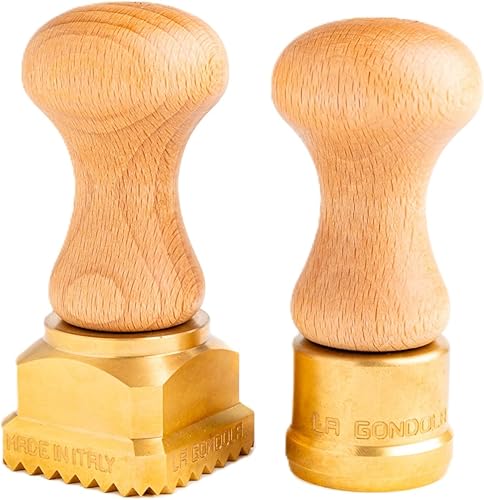 La Gondola Juego de 2 sellos caseros para ravioles – Redondo liso de 1.5 pulgadas y cuadrado festoneado 1.77 x 1.77 pulgadas | Herramientas para