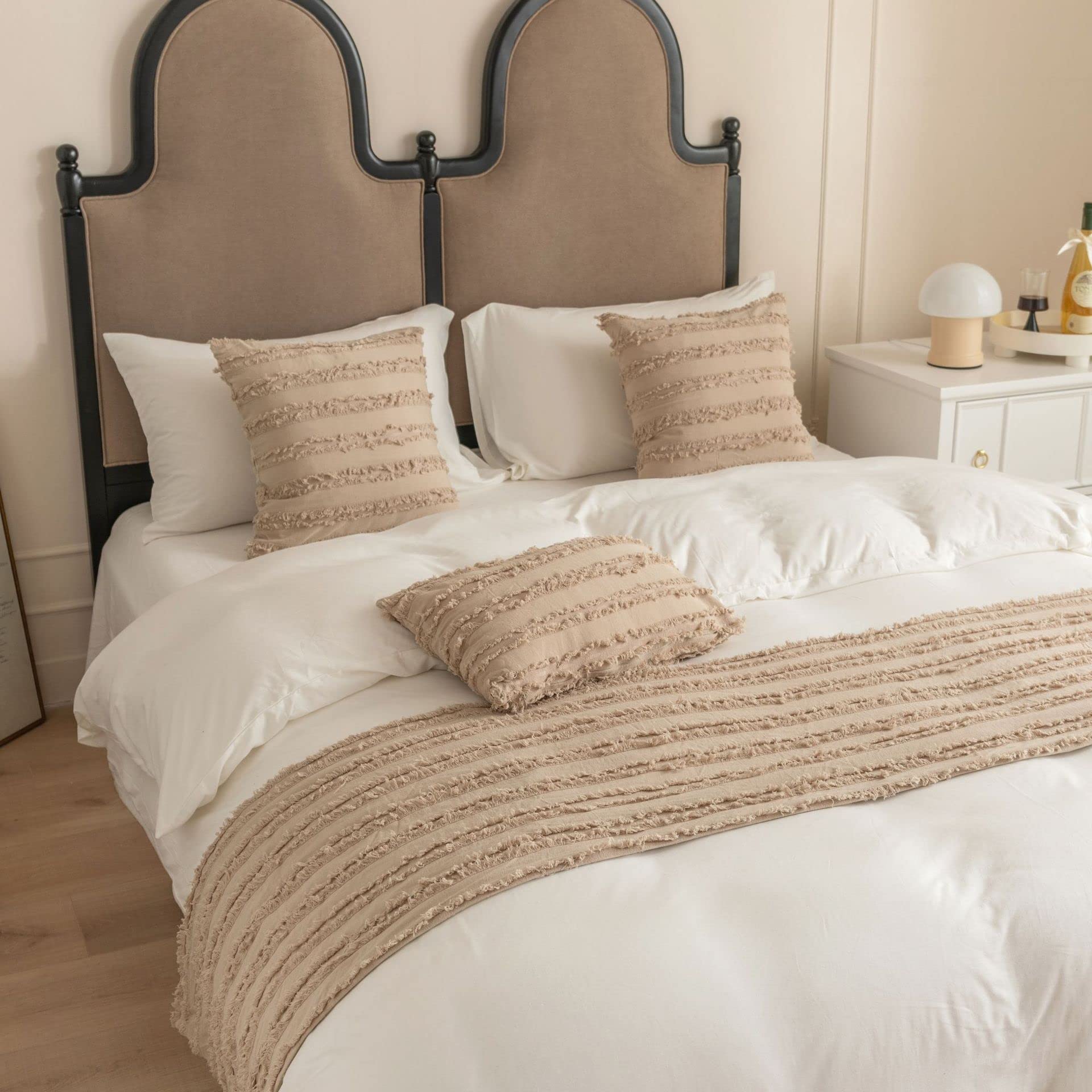 Chemin de lit en jacquard blanc pour une ambiance douce et sereine