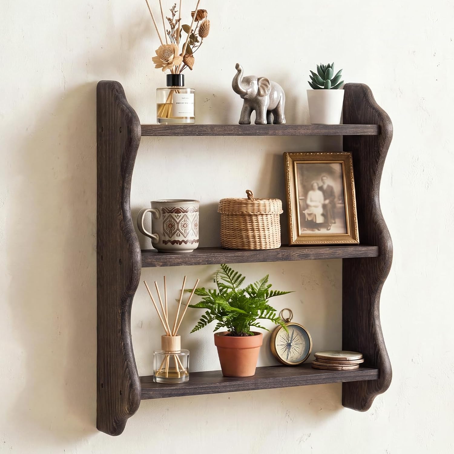 3-Tier Solid Wood Wall Shelf, Scalloped Edge Floating Shelves Wall Mounted, Vintage Rustic Decorative Display Shelf for Trinket & Figurine, Farmhouse Home Decor for Living Room, Bedroom, Bathroom
