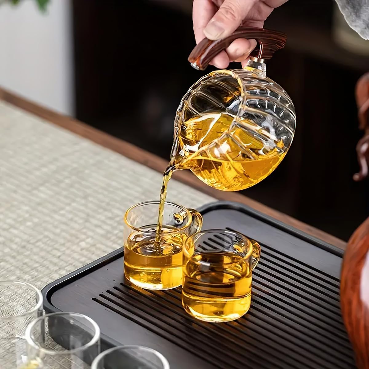 Lazy Kungfu Teekanne Set, Glas Magnetische Teekanne, halbautomatische Wasserführung, magnetische Teekanne mit Teesieb, hitzebeständiges Kungfu-Teeset, Kaffeeset (Red Maiden)