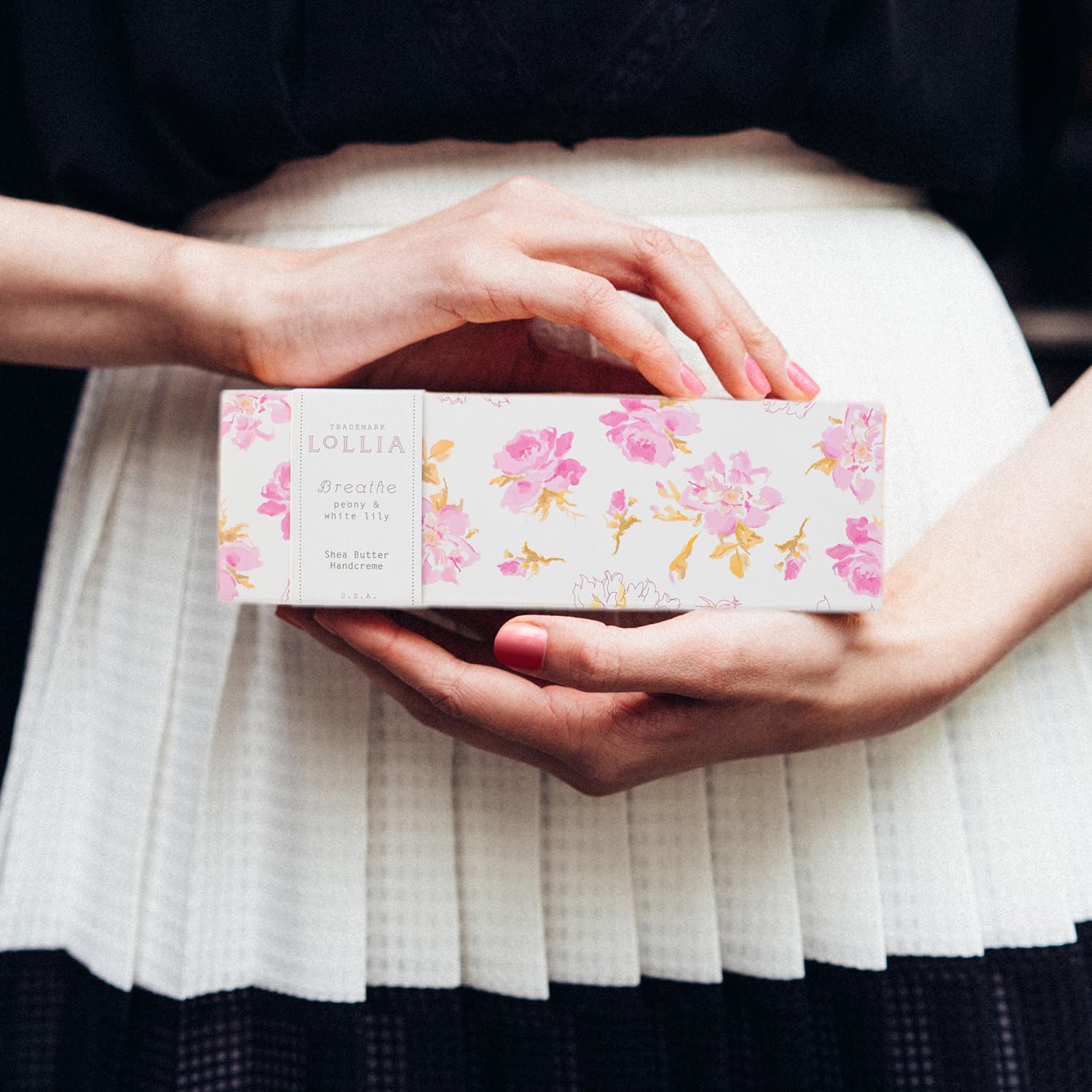 LOLLIA Breath Handcreme, 4 oz, Peony & White Lily Scented Hand Cream for Women, Moisturizing Lotion for Dry Hands, Quick Absorbing Shea Butter & Cocoa Butter, Luxury Purse Essentials - Image 6