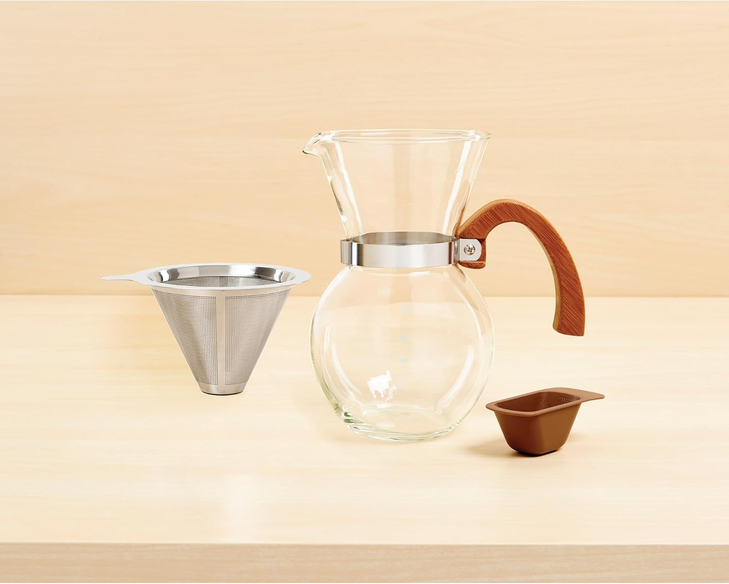 Fino Pour-Over Coffee Maker, Borosilicate Glass and Bamboo Handle, Stainless Steel Filter, 4-Servings, 22-Ounce Capacity