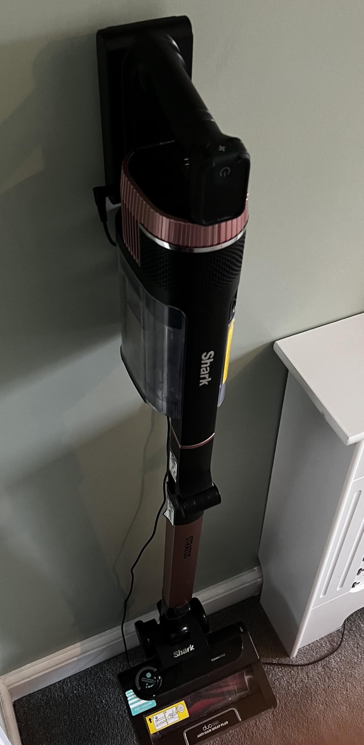 Support Mural Pour Aspirateur Shark Stratos IZ400 - Support De Rangement Mural Neuf