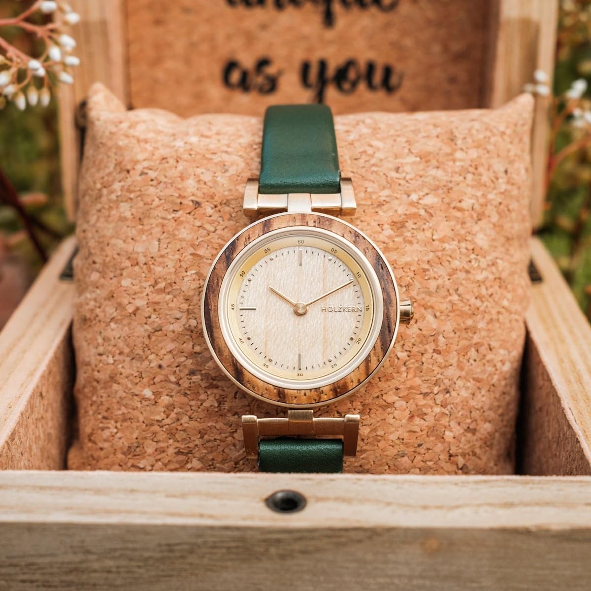 HOLZKERN Damenuhr Quarz Laura Zebrano/Eiche 9120078339022 | zeitlose Armbanduhr mit Zifferblatt aus hellbraunem Eichenholz für Frauen,
