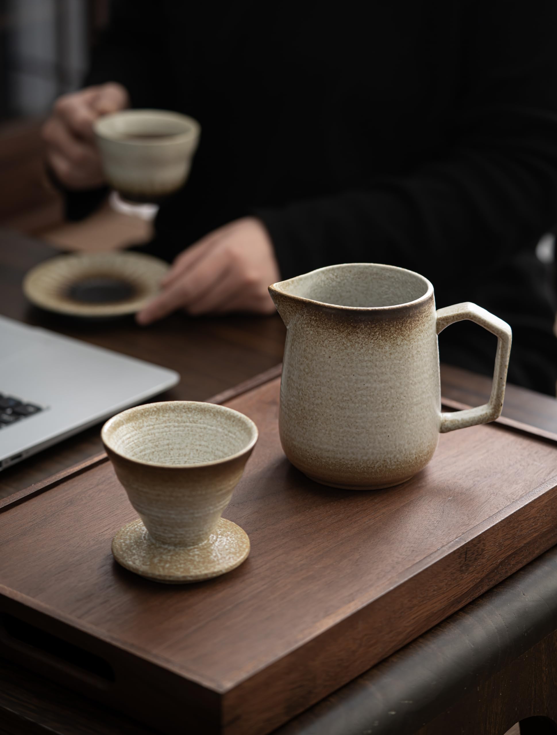 Cafetière en céramique avec 100 filtres en papier V60, 600 ml (doré rétro)